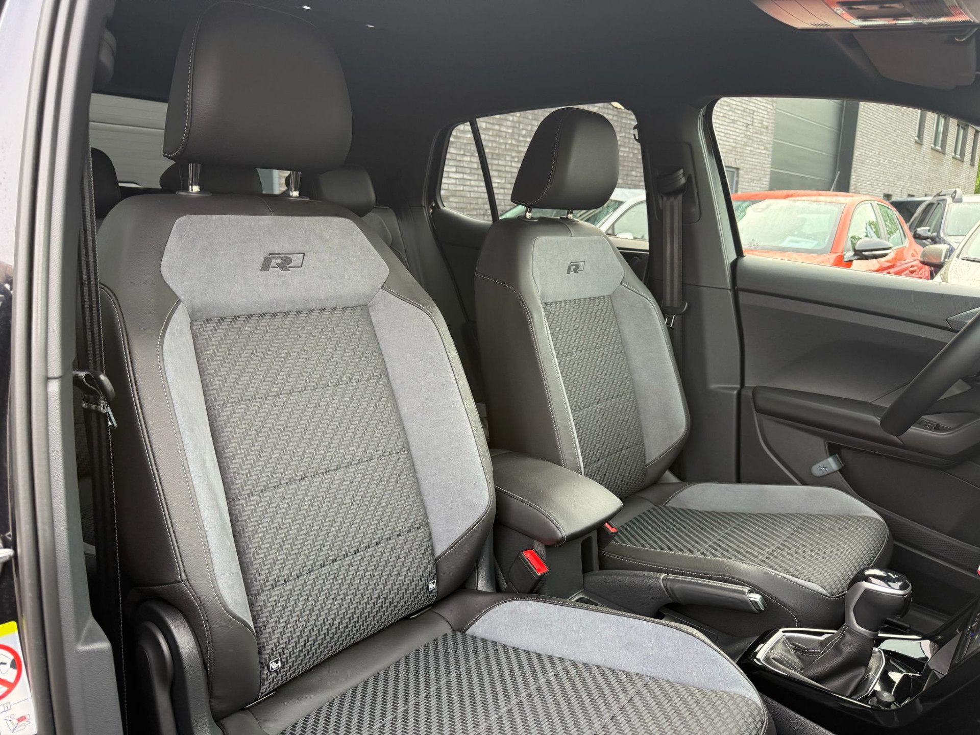 Volkswagen T-Cross 1.0 TSI R-Line | 1E EIGENAAR | 3/6/12MND GARANTIE| AUTOMAAT | LED | CARPLAY | DIGITAAL COCKPIT | DAB | CRUISE |