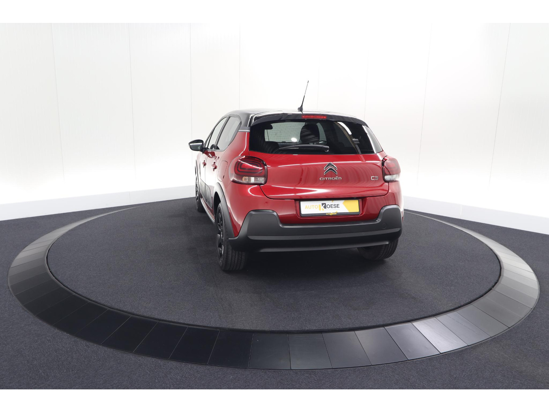 Citroen C3 PureTech 82 S&S Shine | Camera | Apple Carplay | Parkeersensoren | 16 Inch Velgen