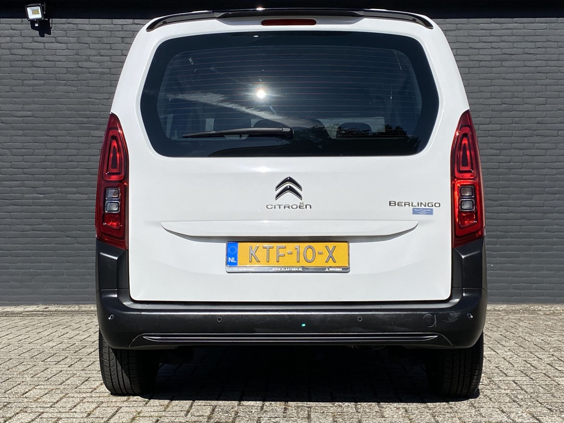Citroën Berlingo 1.2 PureTech Feel | dealer onderh. | navigatie | cruise control | airco | parkeersensoren | all season banden