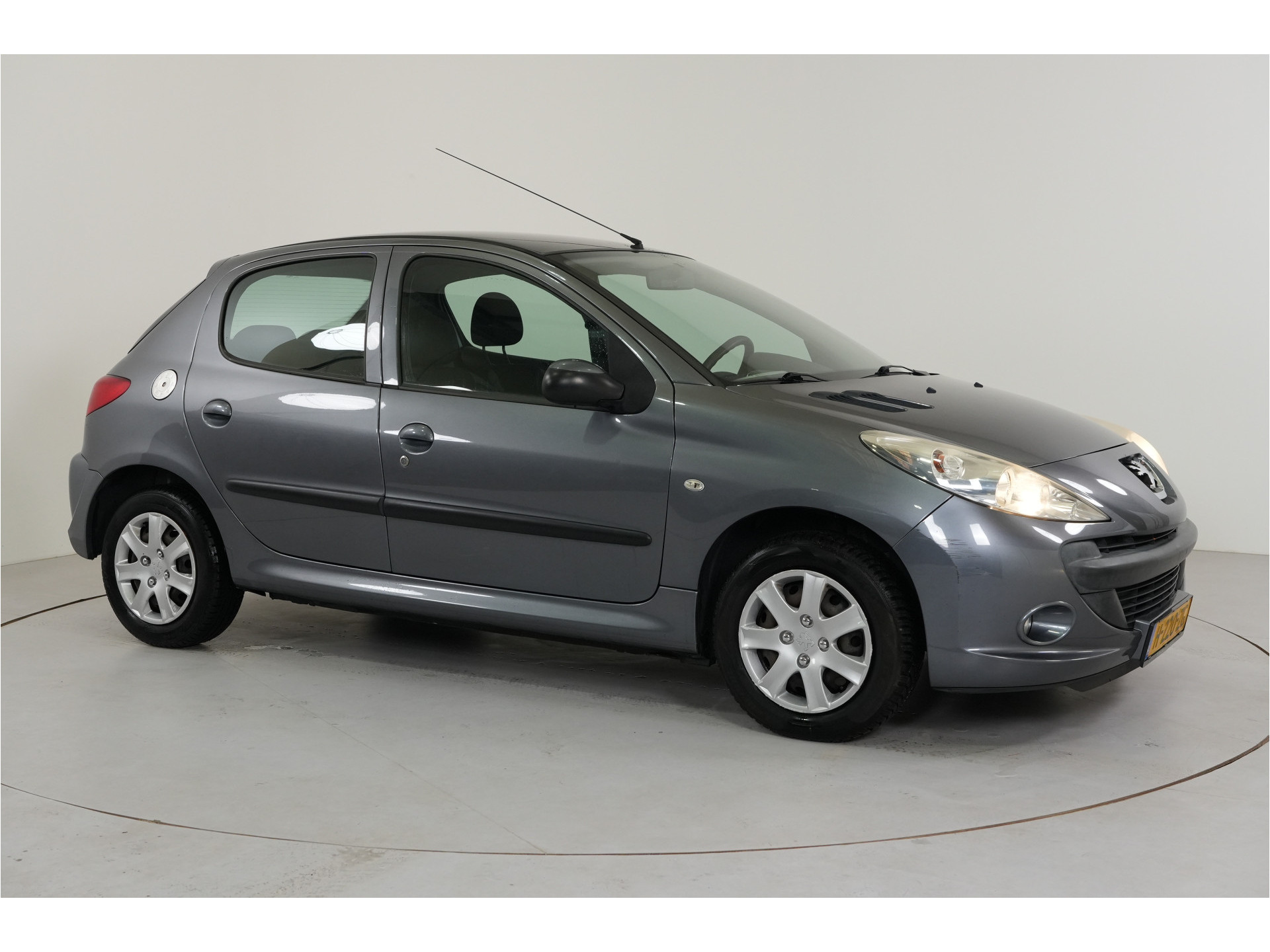Peugeot 206 + 1.1 XR 5 dr. | Bluetooth | Str. Bekr. | El. ramen |