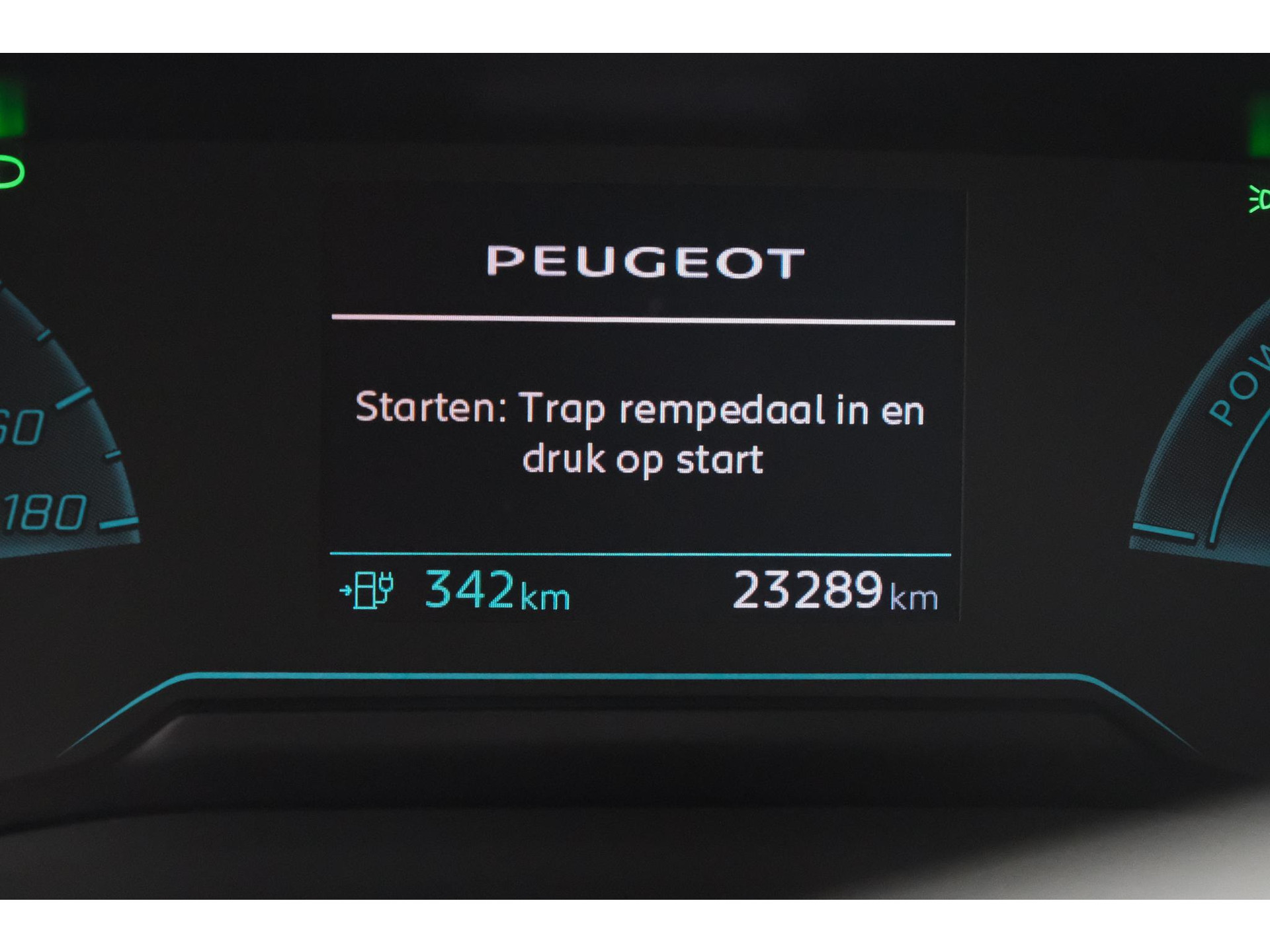 Peugeot e-208 EV Allure 50 kWh | 98,9% SOH | Camera | Navigatie | Parkeersensoren | Stoelverwarming