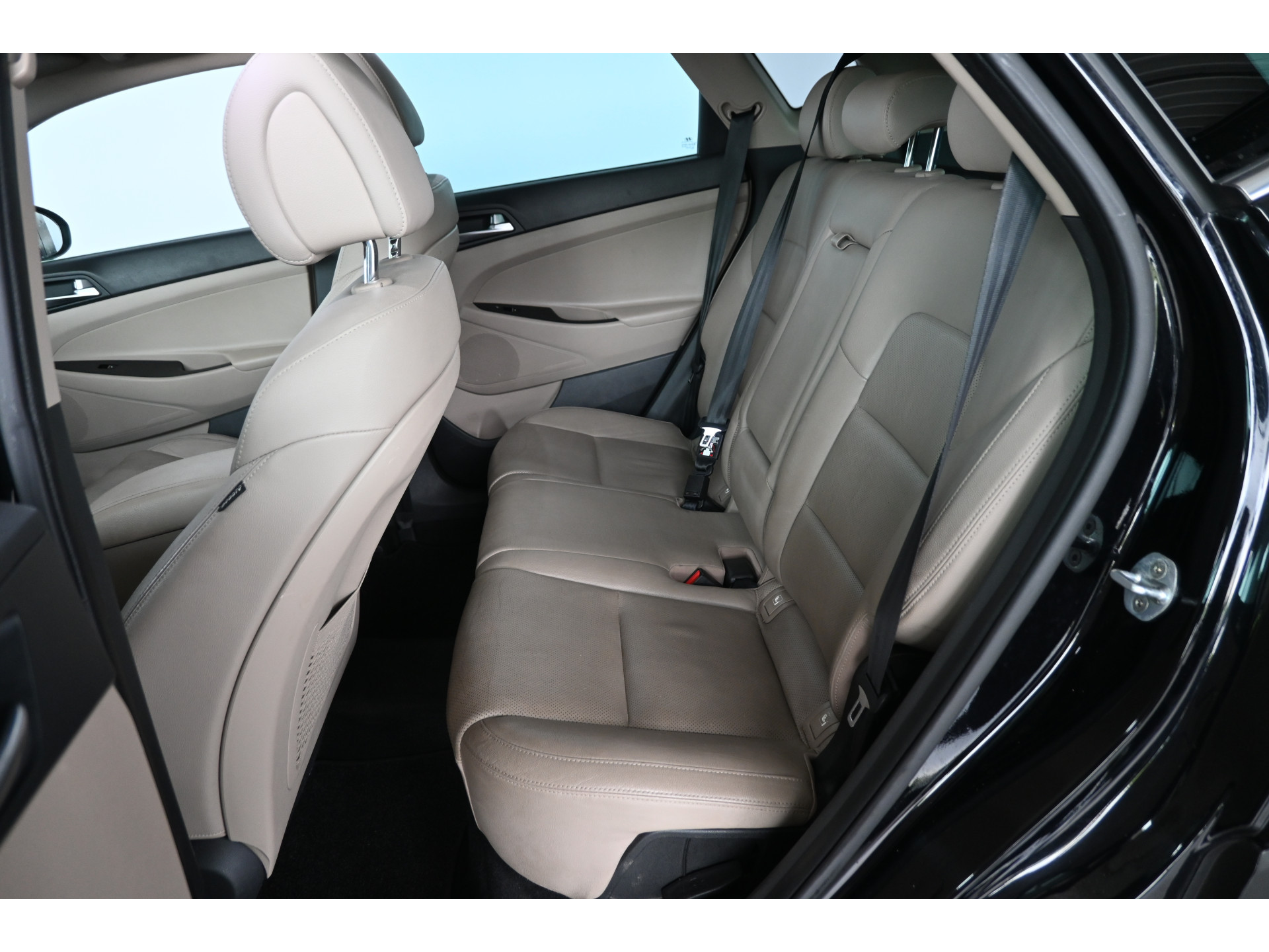 Hyundai Tucson 1.6 T-GDi Premium 4WD Automaat Panoramadak Navigatie Cruise Stoelverwarming Clima 100% Onderhouden! Inruil Mogelijk!