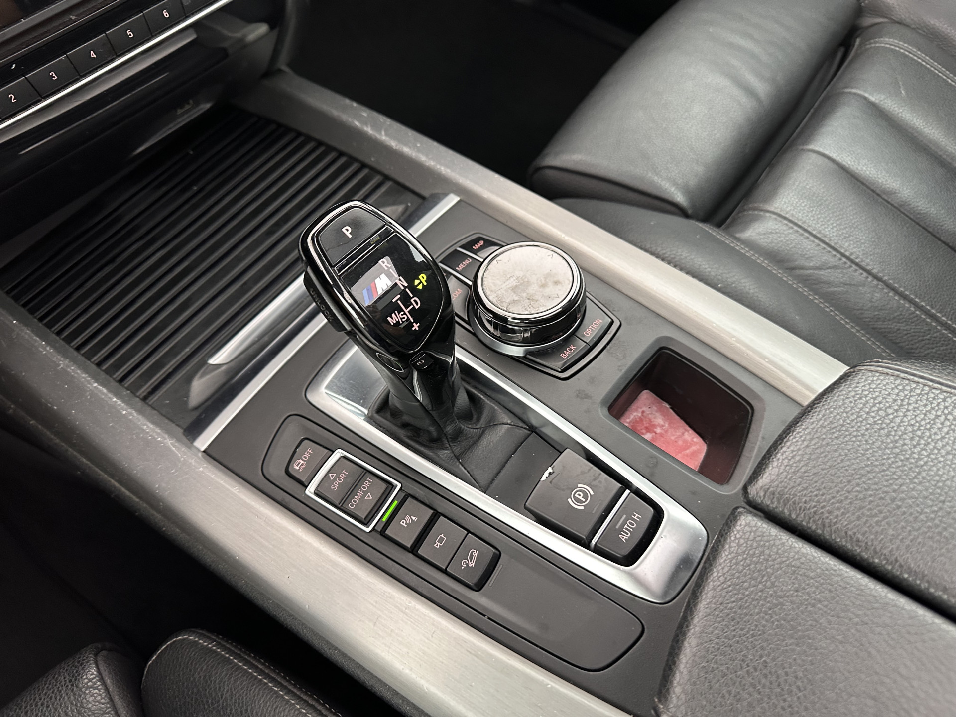 BMW X5 M50d M-Sportpack Aut. *PANO | HEAD-UP | LUXURY-LEATHER | ADAPTIVE-CRUISE | SOFT-CLOSE | BANG&OLUFSEN | TOP-VIEW | BLINDSPOT | NIGHT-VISION | MEMORY-PACK | DIGI-COCKPIT | HEATED-COMFORTSEATS | NAVI-FULLMAP |