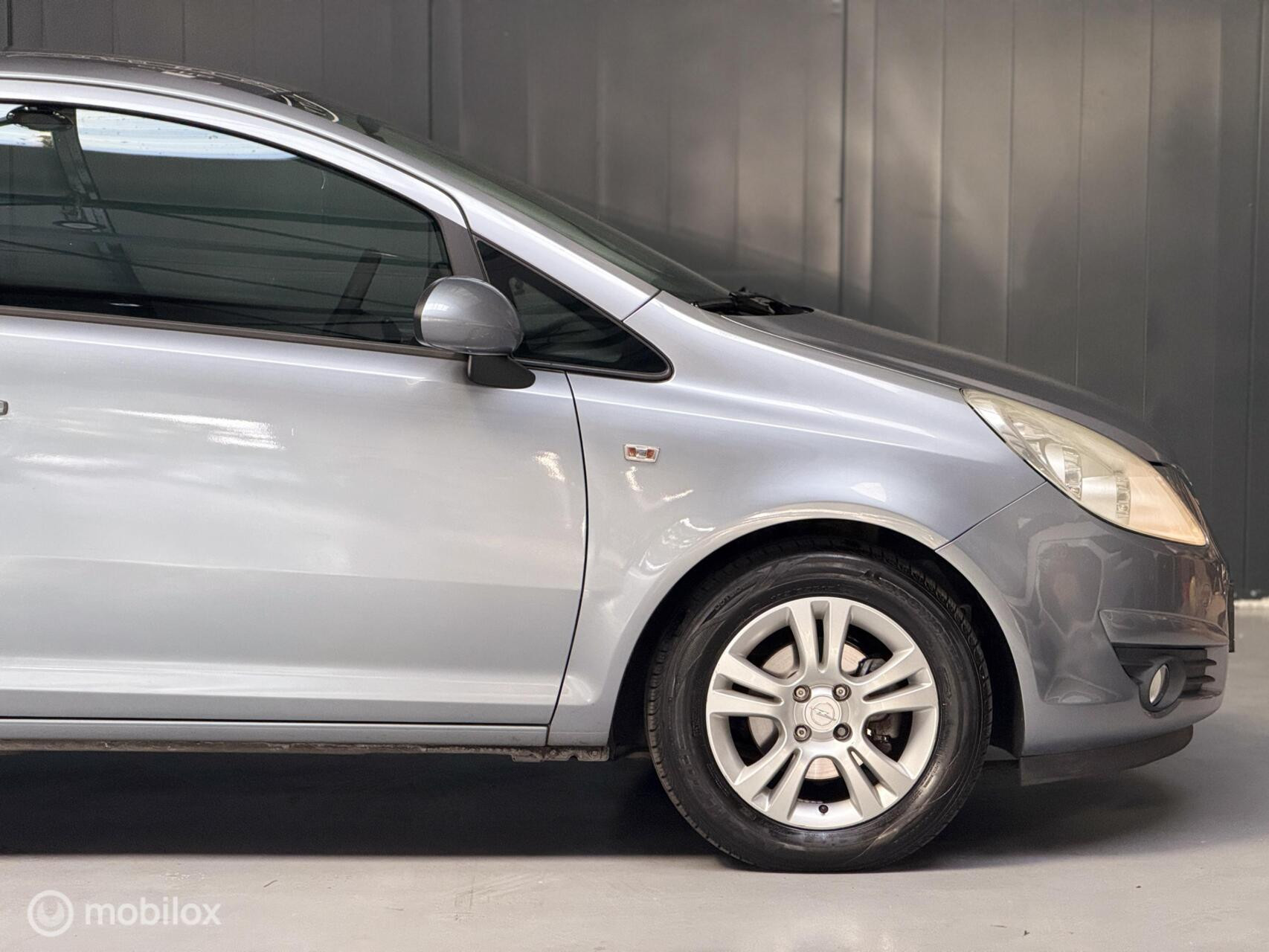 Opel Corsa 1.4-16V Cosmo| Vol Automaat | NAP | Cruise |Airco