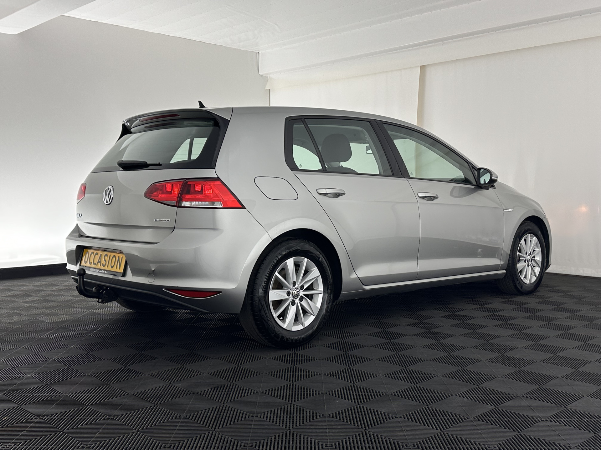 Volkswagen Golf 1.6 TDI Trendline Bluemotion (INCL.BTW) *NAVI-FULLMAP | AIRCO | CRUISE | COMFORT-SEATS | 15''ALU | TOWBAR*