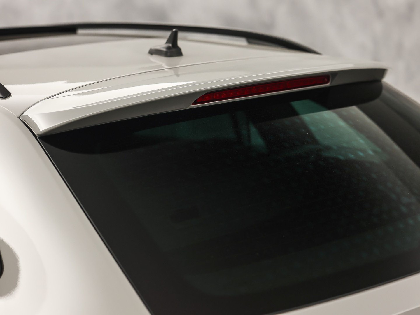Škoda Superb Combi 1.4 TSI iV Sportline 218Pk Automaat (PANORAMADAK, 360 CAMERA, VIRTUAL COCKPIT, MEMORY SEATS, CANTON AUDIO, STOELVERWARMING, ADAPTIVE CRUISE, SFEERVERLICHTING, APPLE CARPLAY, NIEUWSTAAT)