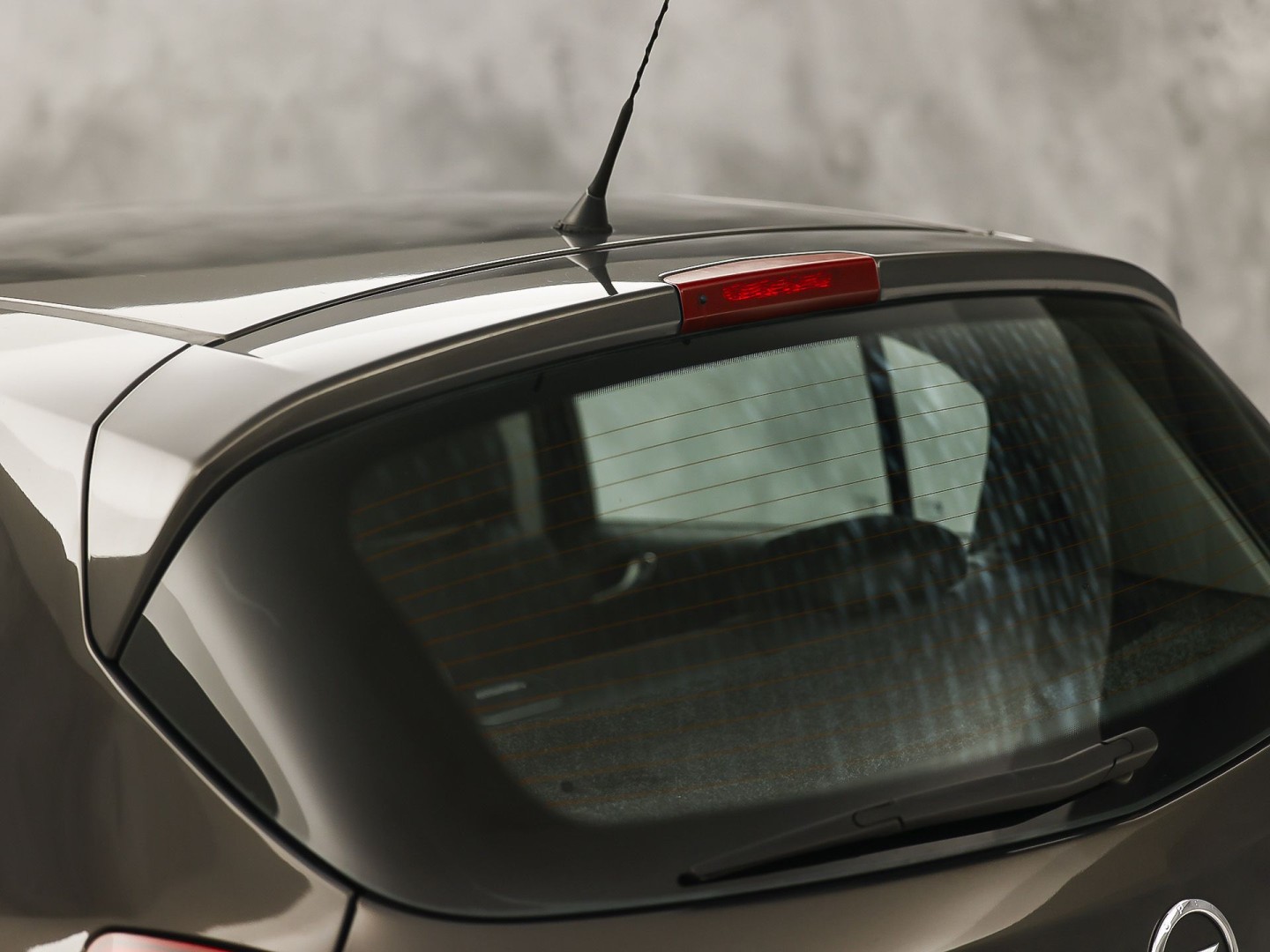 Opel Corsa 1.2-16V Sport (5 DEURS, NAVIGATIE, LM VELGEN, SPORTSTOELEN, ELEK RAMEN, TREKHAAK, NIEUWSTAAT)