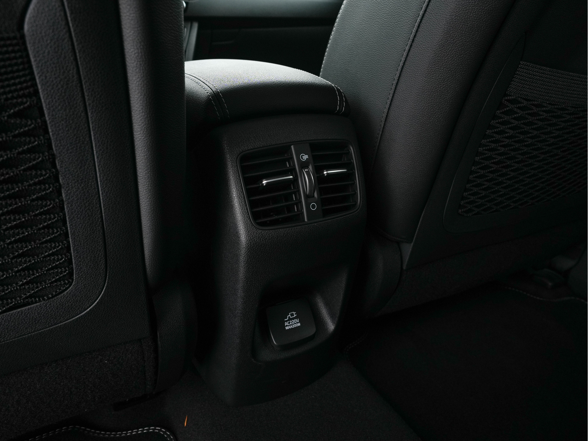 Kia e-Niro DynamicPlusLine 64 kWh [ 3-Fase ] { SOH-99% } (INCL-BTW) Aut. *FULL-LEATHER | NAVI-FULLMAP | DAB | ADAPT.CRUISE | BLINDSPOT | CAMERA | HEATED/COOLED-COMFORTSEATS | KEYLESS | JBL-SOUND | MEMORY-PACK | DIGI-COCKPIT | SHIFT-PADDLES | ...