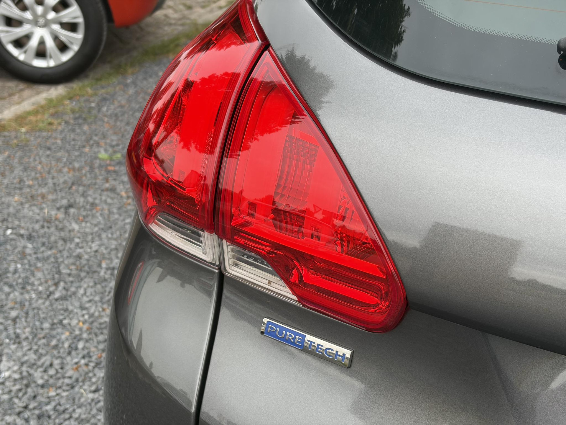 Peugeot 2008 1.2 PureTech Blue Lion 2e Eigenaar,Navi,Trekhaak,Airco,Cruise,Pdc,N.A.P,Weinig km,Zeer Zuinig,Apk tot 03-2027