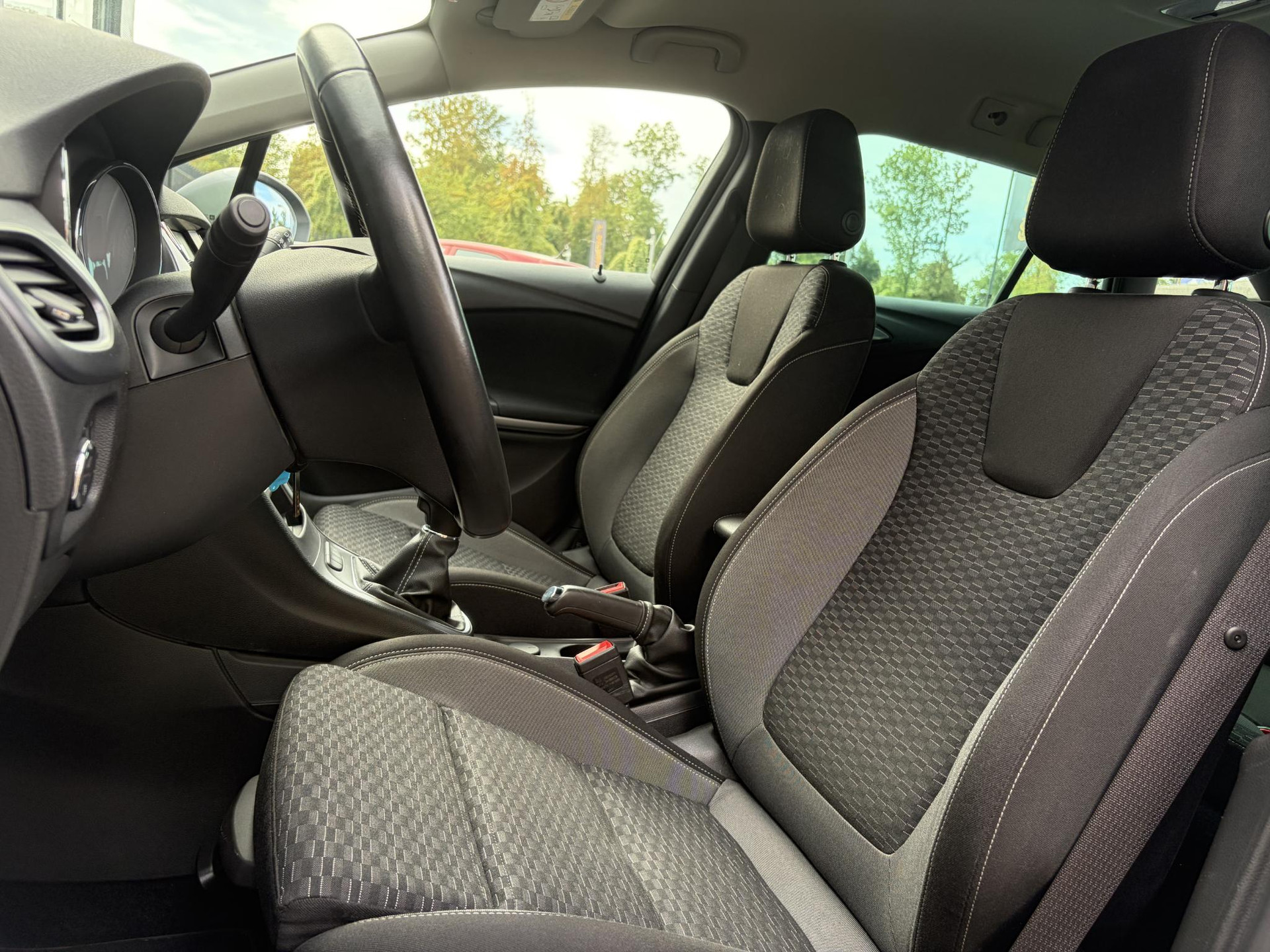 Opel Astra Sports Tourer 1.2 Business Executive ✓1e Eigenaar✓146pk✓Camera✓Trekhaak✓Carplay✓Airco✓Cruise✓Pdc V+A✓Lm velgen✓Comfortstoelen✓6 Bak✓N.A.P✓Nieuwe Apk bij Aflevering