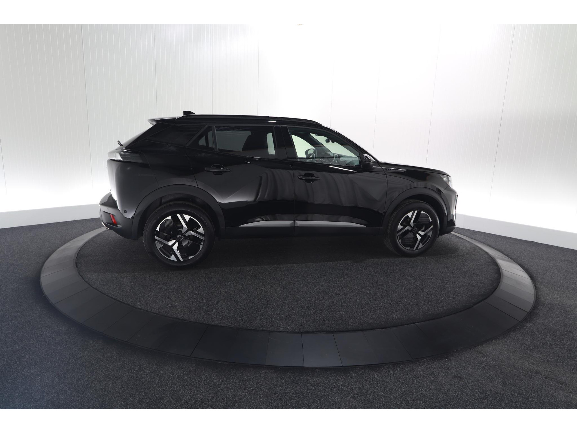 Peugeot 2008 PureTech 130 EAT8 GT | 360 Camera | Adaptieve Cruise Control | Dodehoekdetectie | Apple Carplay