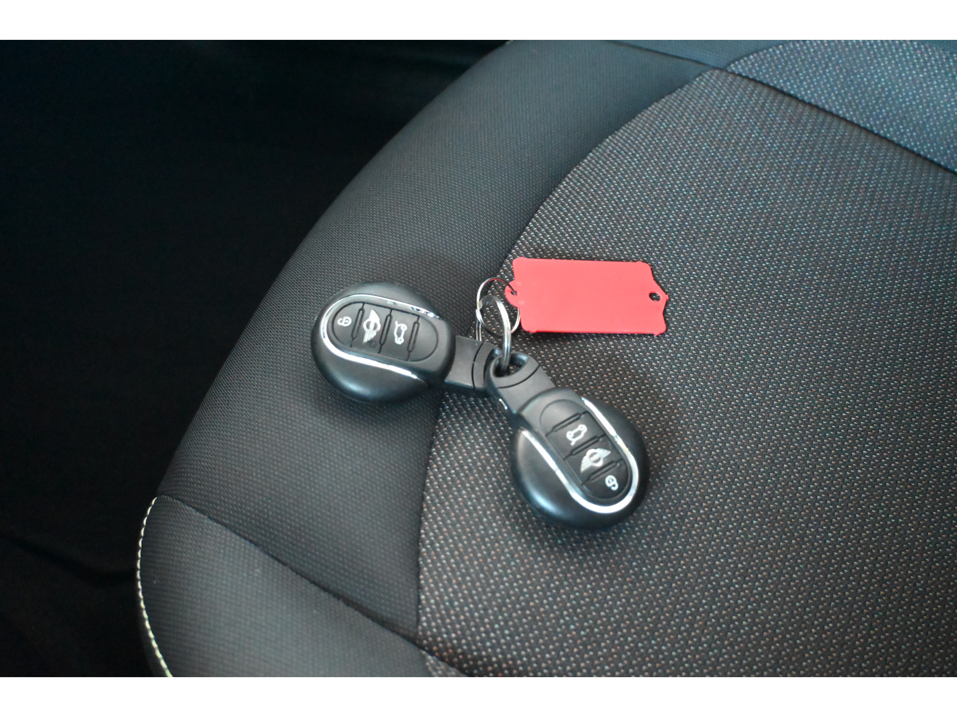 MINI Mini 1.5 Business Nap Airco Cruise control Navigatie Lichtmetaal Inruil mogelijk