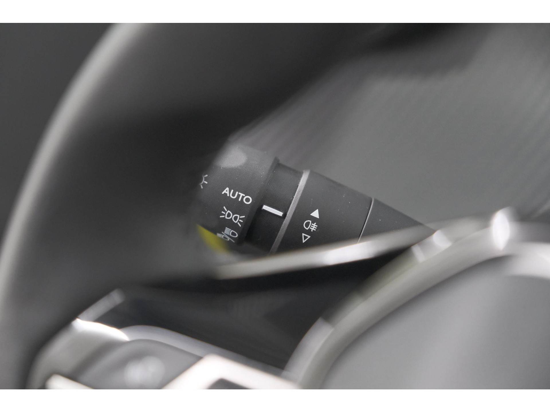 Peugeot 208 PureTech 100 Allure | 360 Camera | Vison Pack | Dodehoekdetectie | Apple Carplay