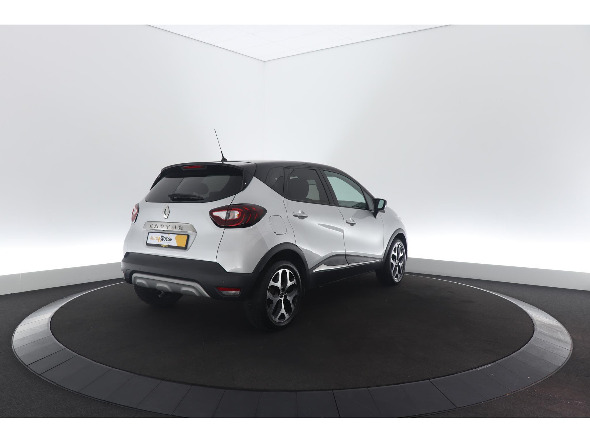 Renault Captur 1.3 TCe Intens | Trekhaak afneembaar | Navigatie | Parkeersensoren