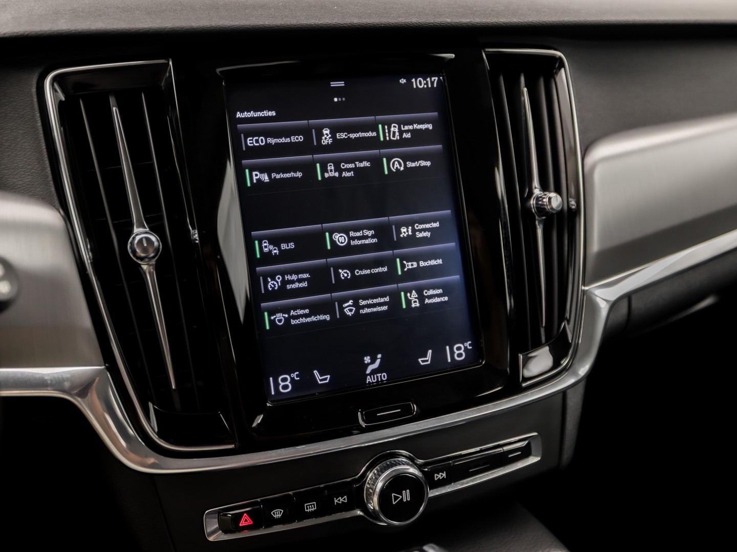 Volvo V90 2.0 T4 Momentum Sport 190Pk Automaat (APPLE CARPLAY, GROOT NAVI, LEDER, GETINT GLAS, STOELVERWARMING ACHTER, MEMORY SEATS, ELEK ACHTERKLEP, NIEUWE APK, NIEUWSTAAT)
