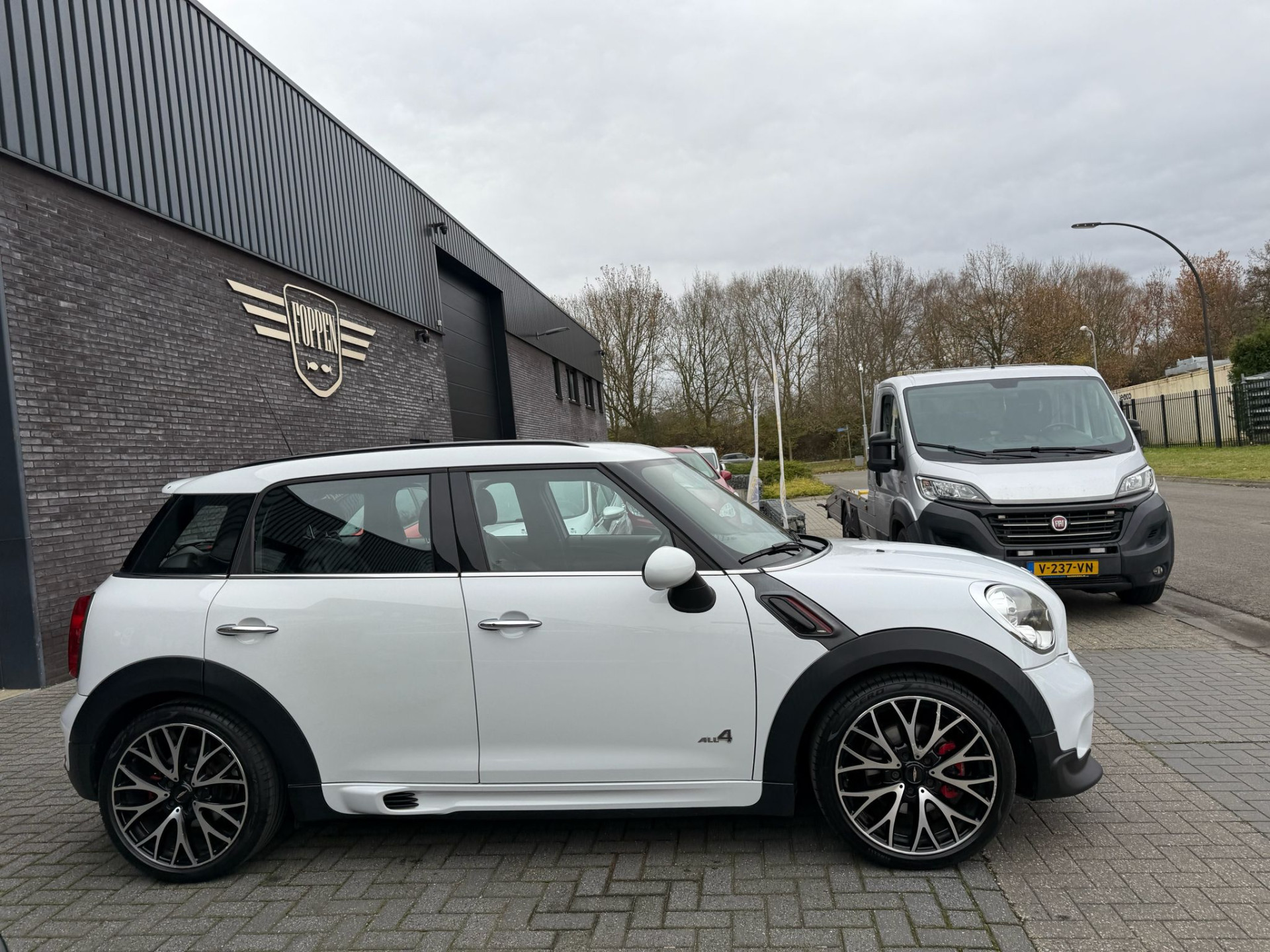 MINI Mini 1.6 John Cooper Works | 1E EIGENAAR | 3/6/12MND GARANTIE | AUTOMAAT | JOHN WORKS | XENON | CRUISE | NAVI |
