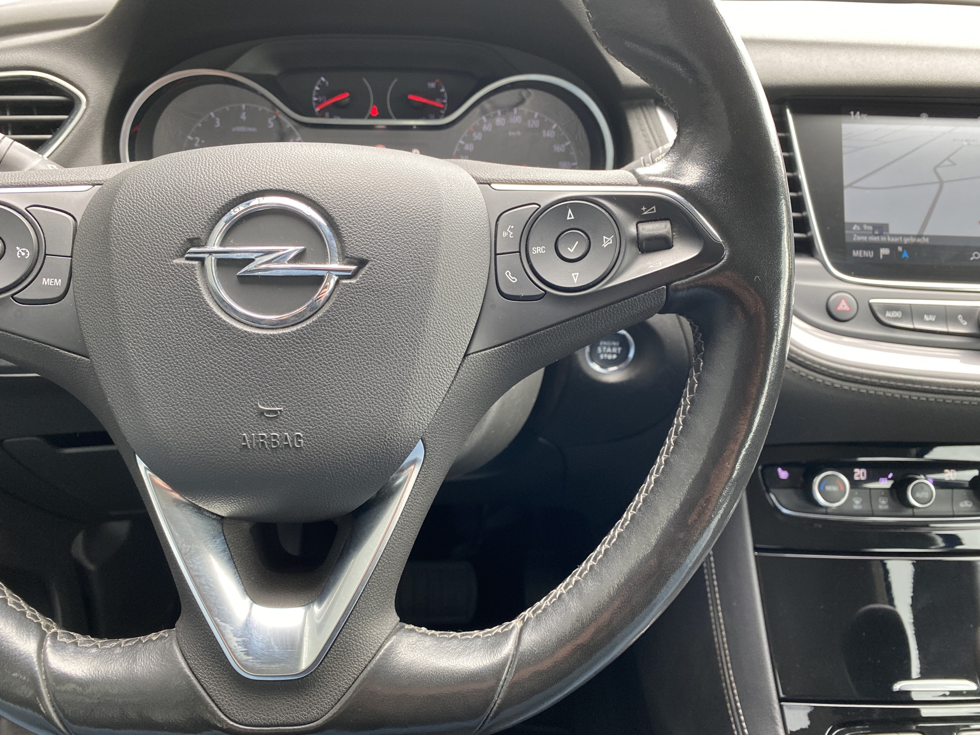 Opel Grandland X 1.2 Turbo Ultimate 130 pk AUT. | dealer onderhouden | navigatie | 360 camera | elektr. a. klep | stoel-stuurverw.