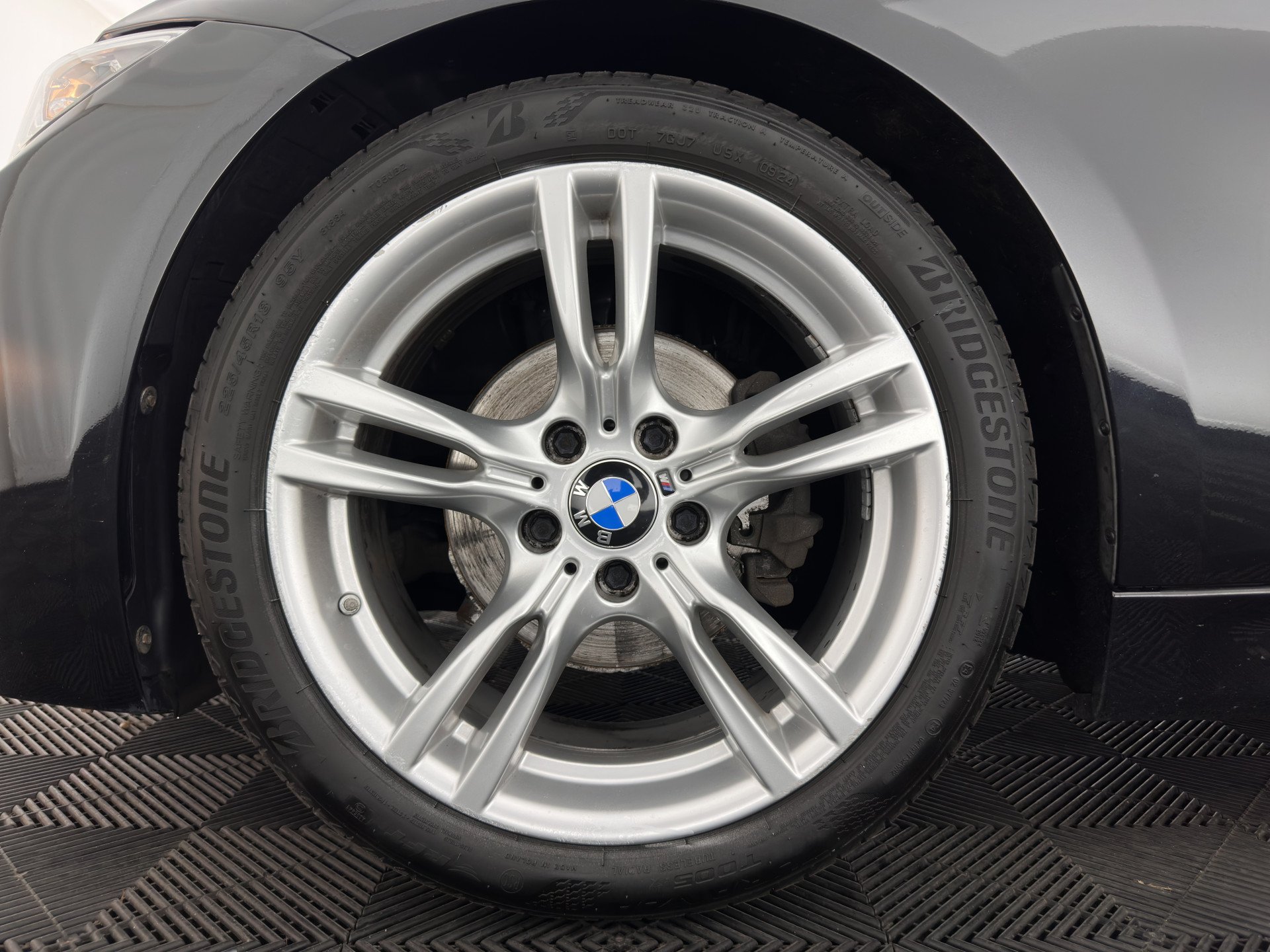 BMW 3-serie Touring 318d High Executive M-Sportpack Aut. *FULL-LEATHER | HEATED-SPORTSEATS | NAVI-FULLMAP | ECC | PDC | CRUISE | 18''ALU*