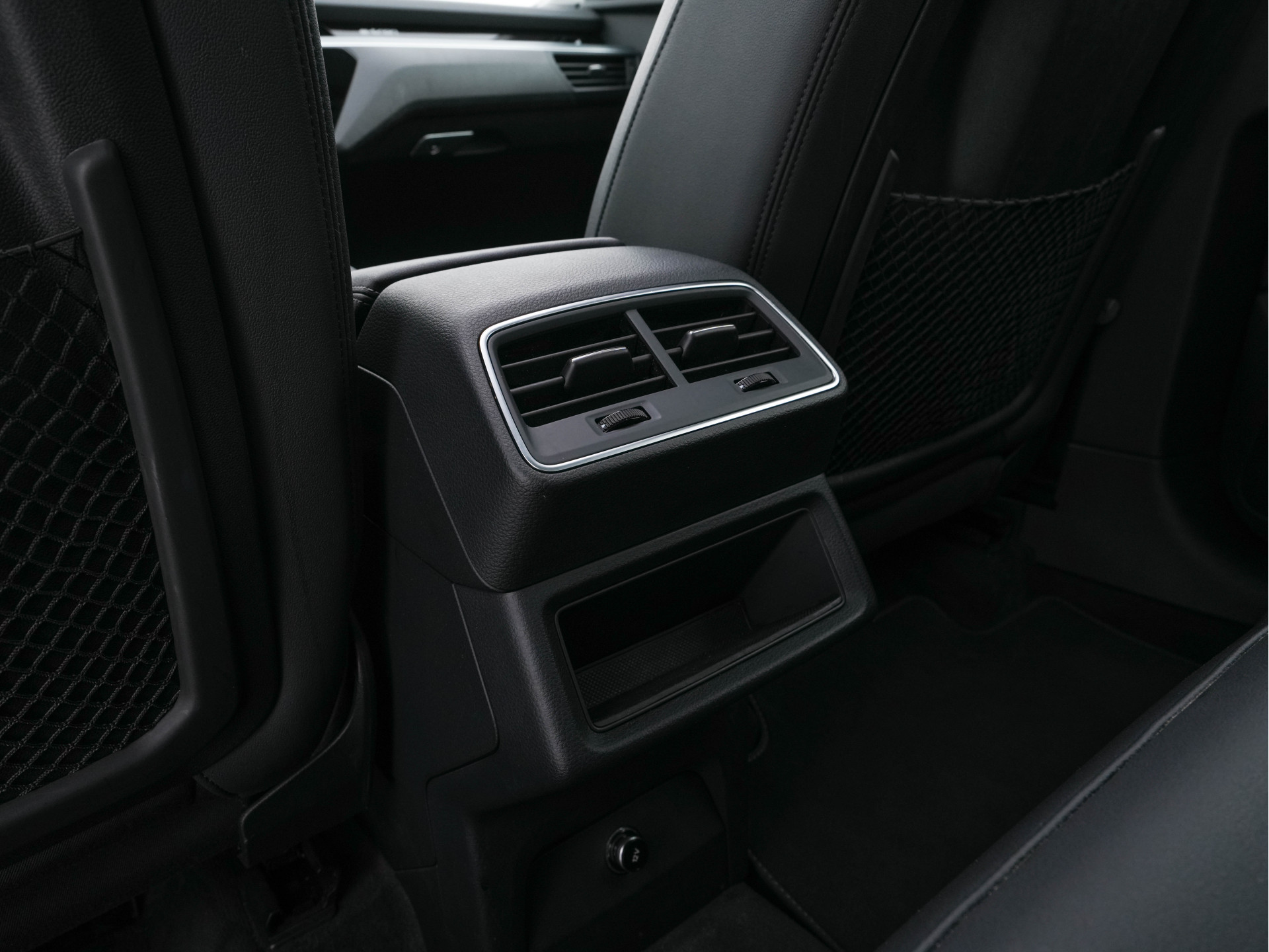 Audi e-tron Sportback 55 Quattro Business-Edition-Plus 95 kWh [ 3-Fase ] Aut. *PANO | MILANO-LUXURY-LEATHER |  ADAPTVE-CRUISE | DIGI-COCKPIT | FULL-LED | MEMORY-PACK | KEYLESS | NAVI-FULLMAP | AUDI-SOUND | COMFORT-SEATS | 20''ALU*