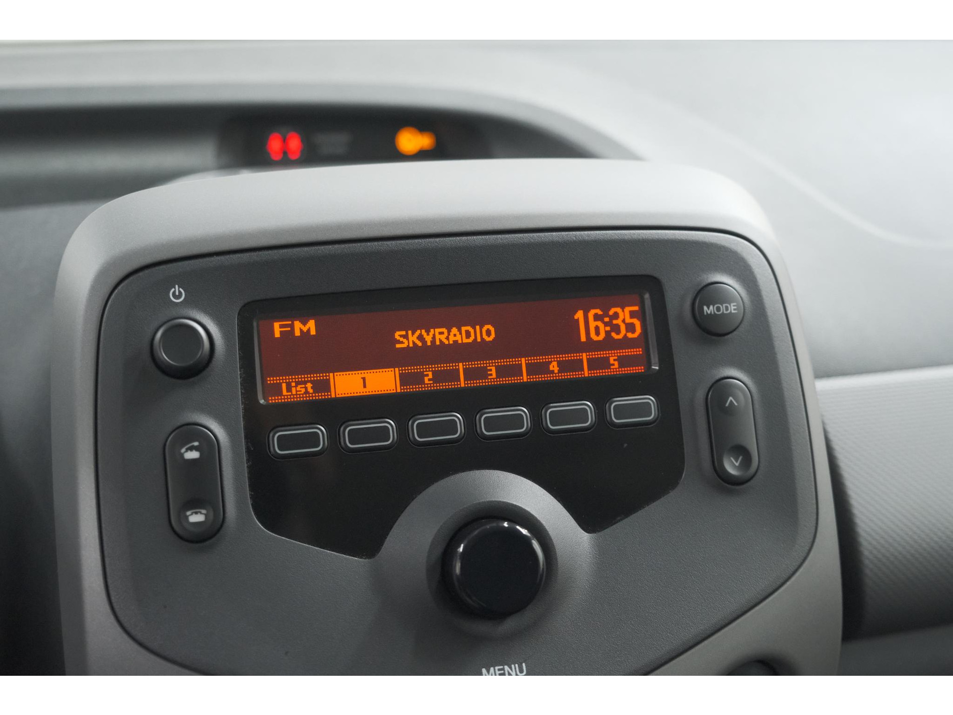 Peugeot 108 1.0 e-VTi Active | Unieke Auto! | Automaat | Airco | Getint Glas | Bluetooth Radio | 5 Deurs