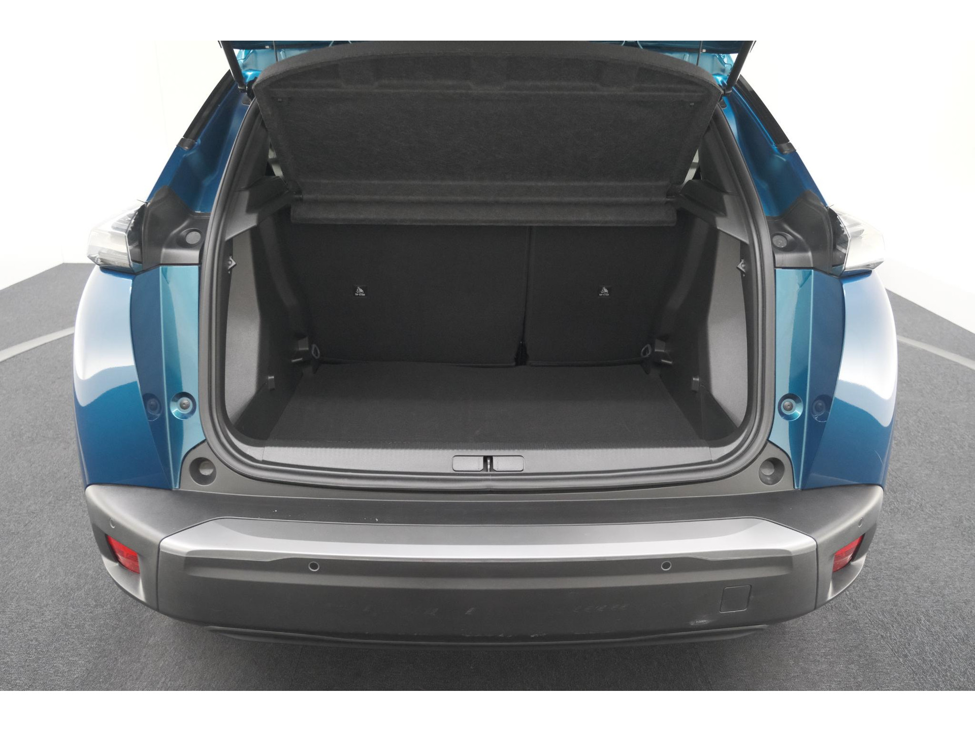 Peugeot e-2008 EV Allure Avantage 54 kWh | 11 KW Laadfunctie | Parkeersensoren | Apple Carplay