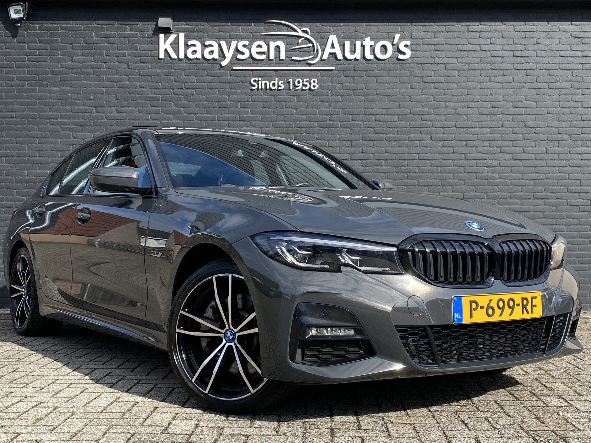BMW 3-serie 330e High Executive M-Sport | 1e eigenaar | dealer onderh. | schuifdak | leder sportstoelen | camera | BTW auto