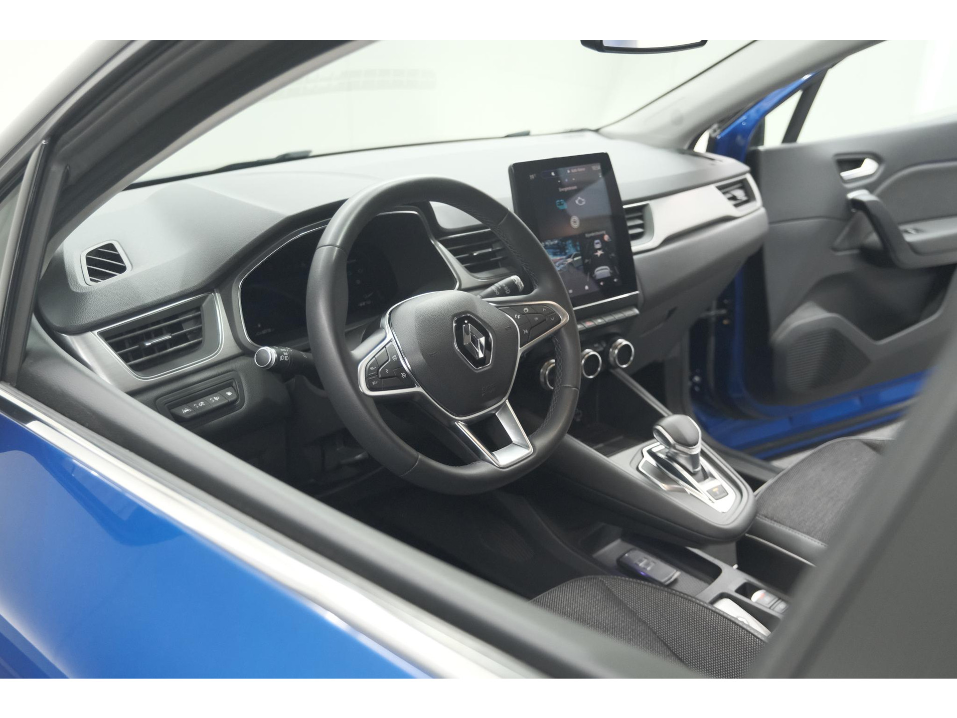 Renault Captur 1.6 E-Tech Plug-in Hybrid 160 Intens | Allseason Banden | Camera | 9.3 Inch Grootscherm | Apple Carplay
