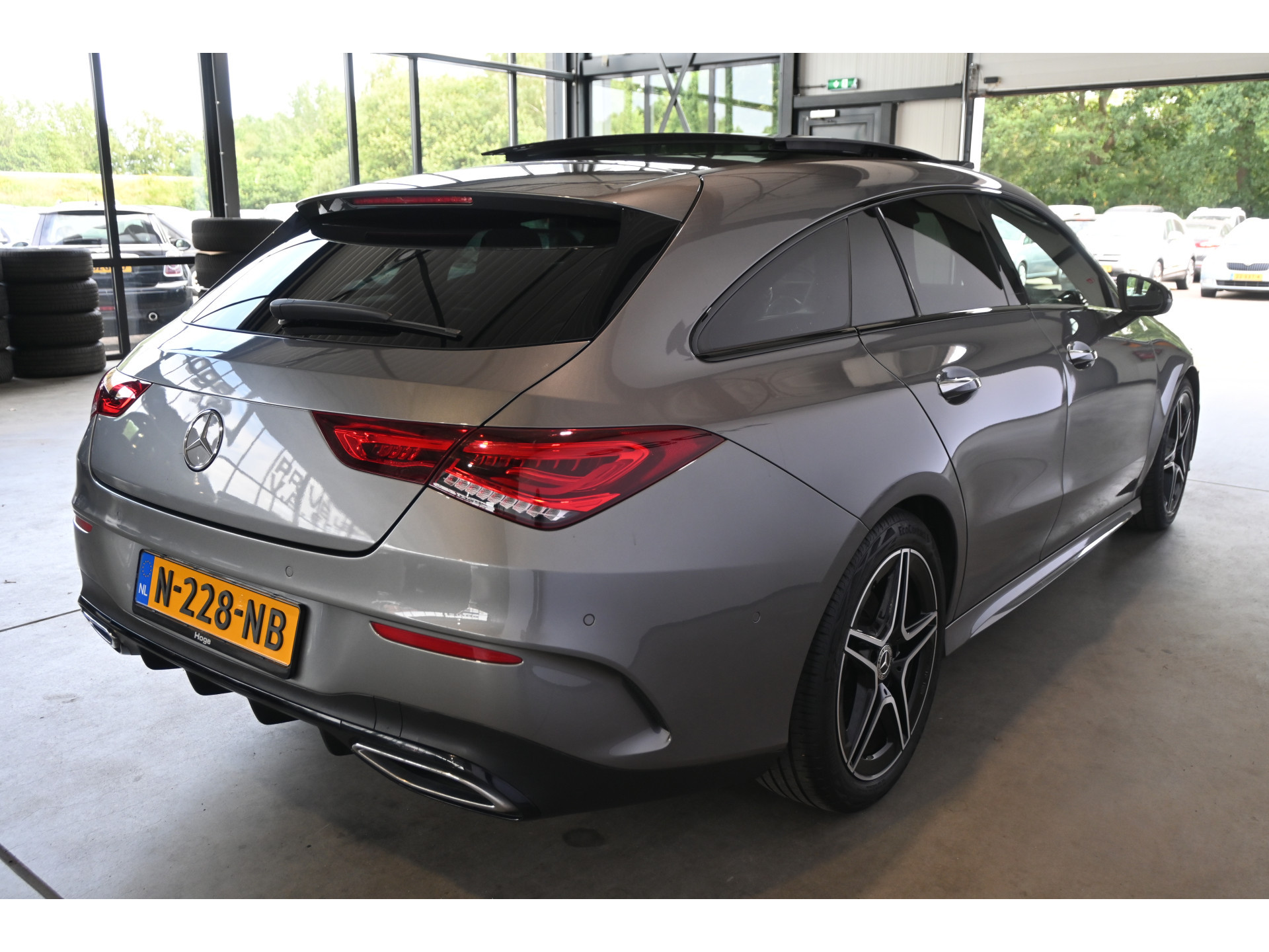 Mercedes-Benz CLA-klasse Shooting Brake 180 Automaat Business Solution AMG Clima Panoramadak Widescreen Sfeer LED Rijklaarprijs! Inruil Mogelijk!