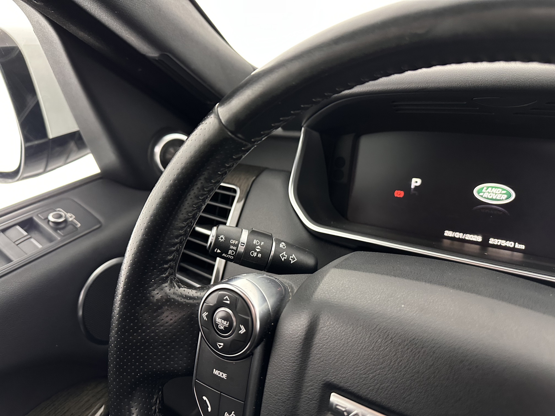 Land Rover Range Rover Sport 3.0 TDV6 HSE Dynamic Aut. *PANO | DIGI-COCKPIT | LEATHER | XENON | NAVI-FULLMAP | CAMERA | AIRSUSPENSION | ECC | PDC | HEATED-SPORTSEATS | MERIDIAN-SOUND | SHIFTPADDLES | PRIVACYGLASS | CRUISE | 21''ALU*