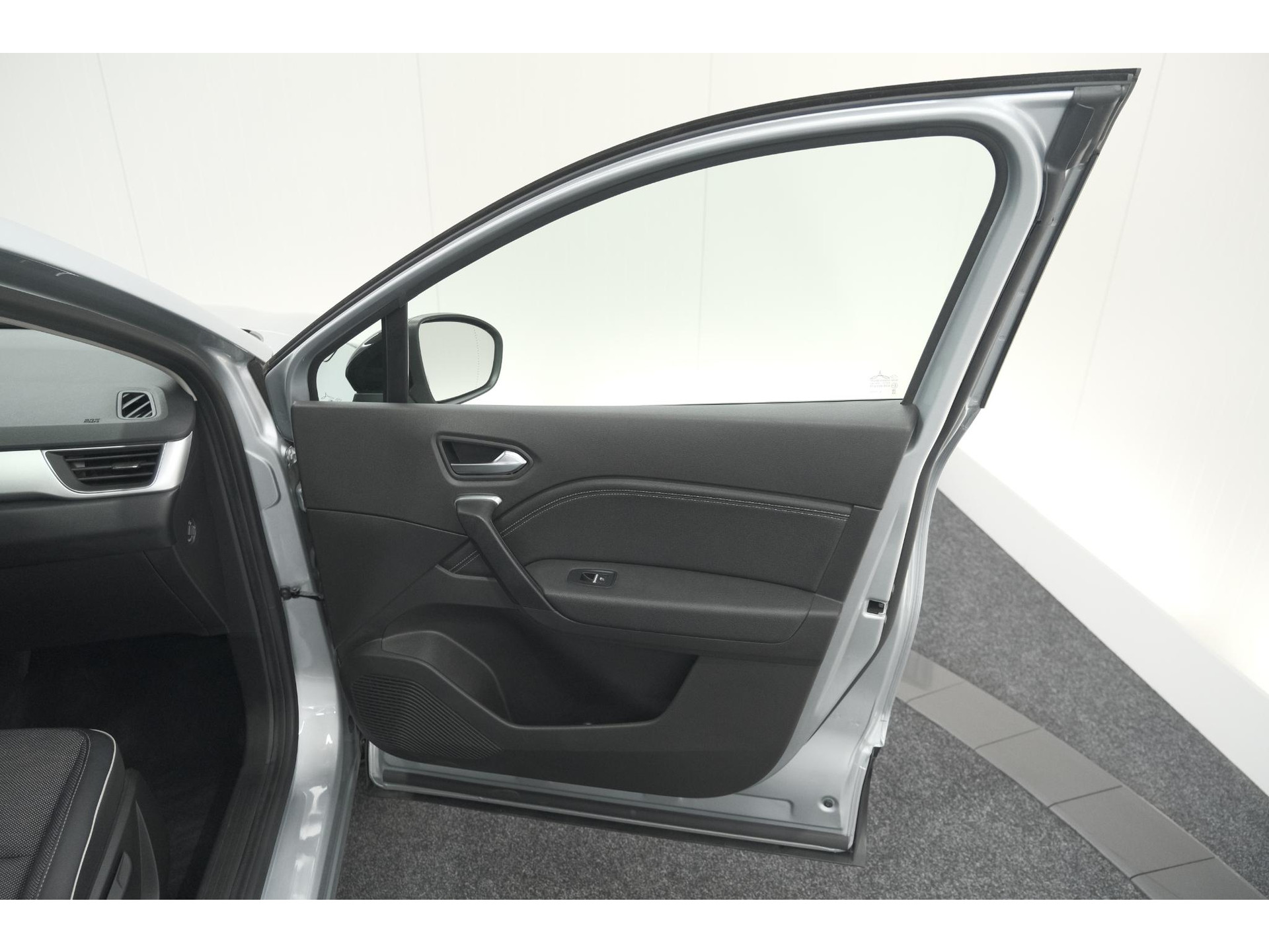 Renault Captur Mild Hybrid 140 EDC Techno | Camera | 9.3 Inch Groot Scherm | Stoelverwarming | Apple Carplay