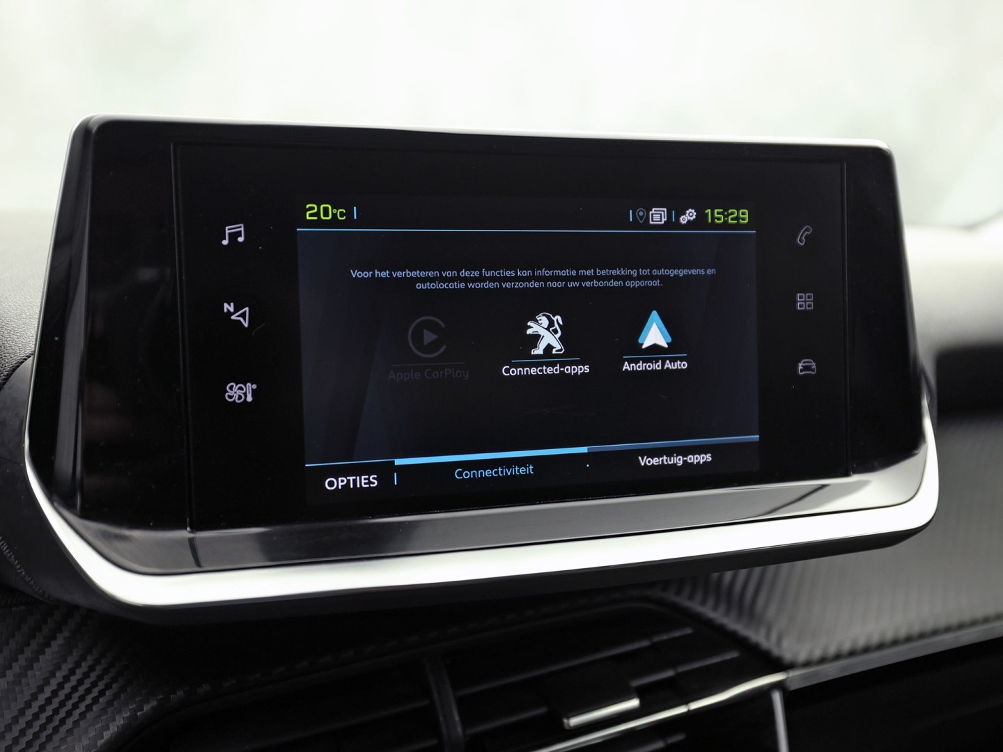 Peugeot e-2008 EV Blue Sport Allure 50 kWh Automaat (SOH 91,2%, APPLE CARPLAY, GROOT NAVI, 360 CAMERA, SPORTSTOELEN, GETINT GLAS, KEYLESS, NIEUWSTAAT)
