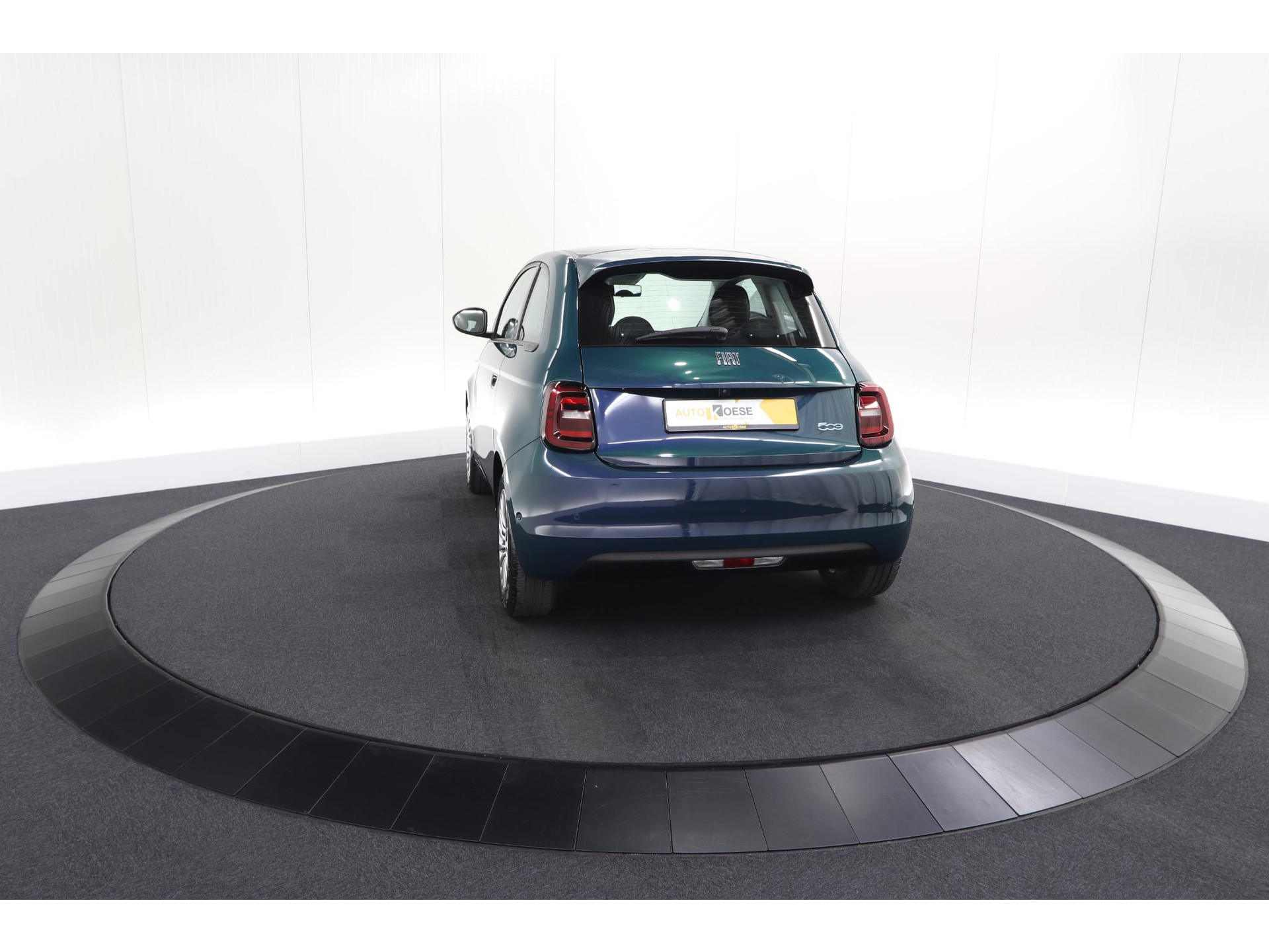 Fiat 500 Urban 42 kWh | 96,9% SOH | 3 Fase Laadfunctie | Camera | Apple Carplay | Parkeersensoren