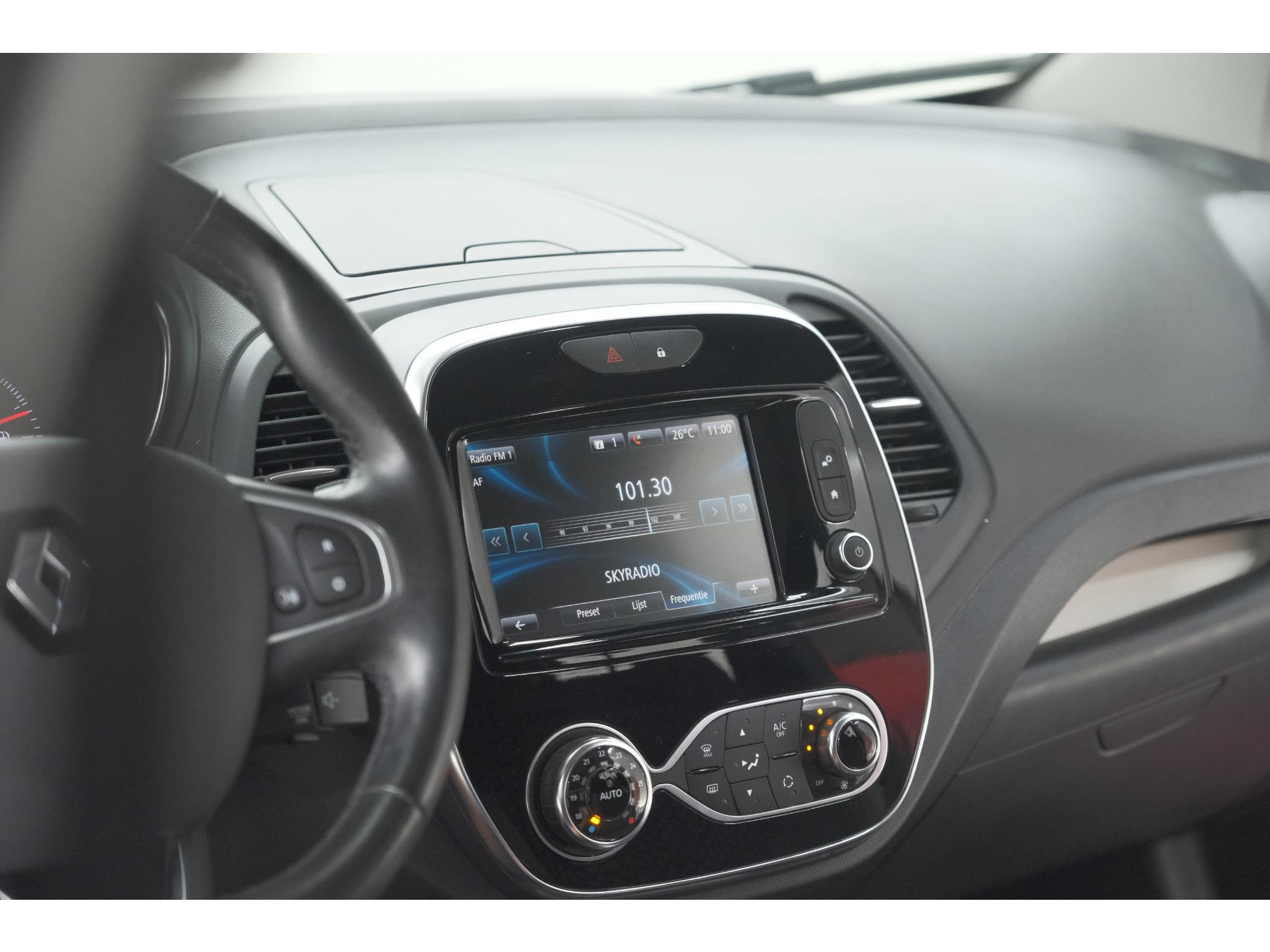 Renault Captur TCe 120 EDC Intens | Trekhaak | Camera | Navigatie | Parkeersensoren