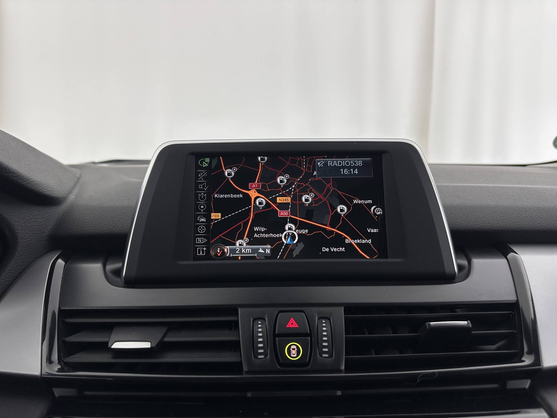 BMW 2-serie Active Tourer 218d Essential *NAVI-FULLMAP | COMFORTSEATS | PRIVACY-GLASS | ECC | PDC | CRUISE | TOWBAR | 17''ALU *