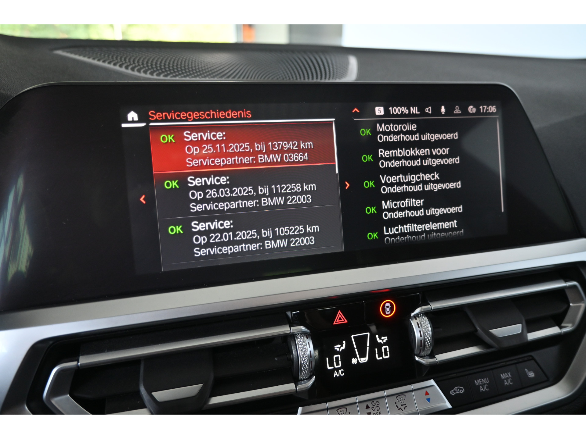 BMW 3-serie Touring 320i Automaat Business Edition Plus M-Pakket Navigatie LED Panoramadak Goed Onderhouden! Inruil Mogelijk!