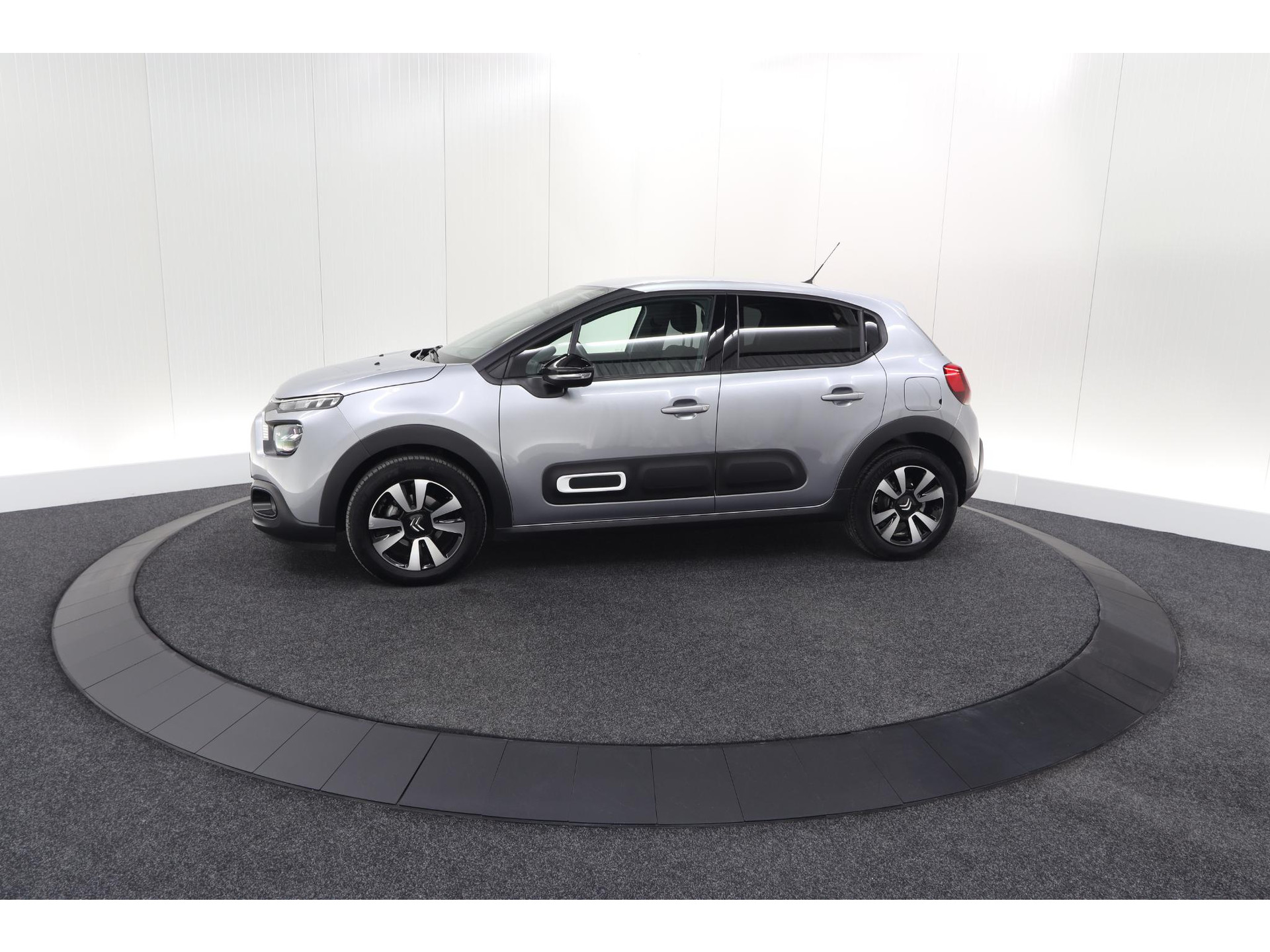 Citroen C3 PureTech 110 EAT6 Max | Apple Carplay | Parkeersensoren | Climate Control | 16 Inch Lichtmetalen Velgen