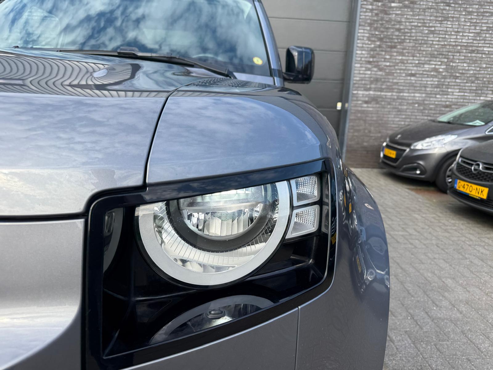 Land Rover Defender 2.0 D240 110 S | 3/6/12MND GARANTIE | GRIJSKENTEKEN| PANO | CRUISE | LED | CARPLAY | DAB | NAVI | LMV |