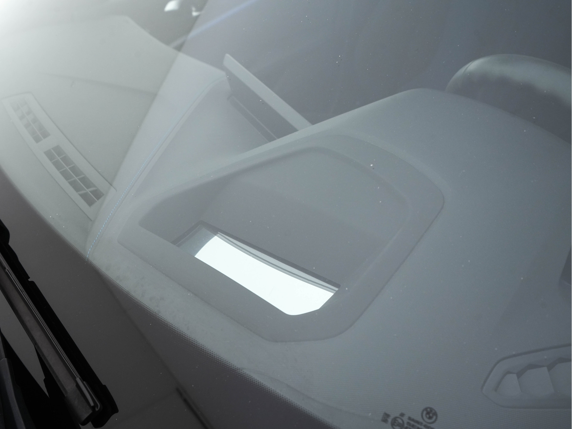 BMW 1-serie M135i xDrive M-Sportpack High Executive Aut. *ALCANTARA-MICROFIBRE | FULL-LED | HEATED-SPORTSEATS | SHIFT-PADDLES | DIGI-COCKPIT | HEAD-UP | NAVI-FULLMAP | DAB+ | PRIVACY-GLASS | AMBIENT-LIGHT | CARBON-INLAY | CARPLAY | 19''ALU*