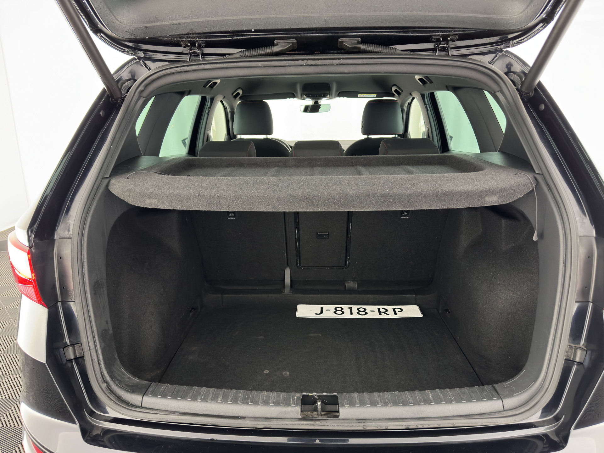 SEAT Ateca 1.5 TSI FR Business Intense (INCL-BTW) *FULL-LED | SPORT-SEATS | NAVI-FULLMAP | LEATHER-MICROFIBRE | CAMERA | KEYLESS | DAB+ | CARPLAY | ECC | PDC | CRUISE | TOWBAR | 18''ALU*