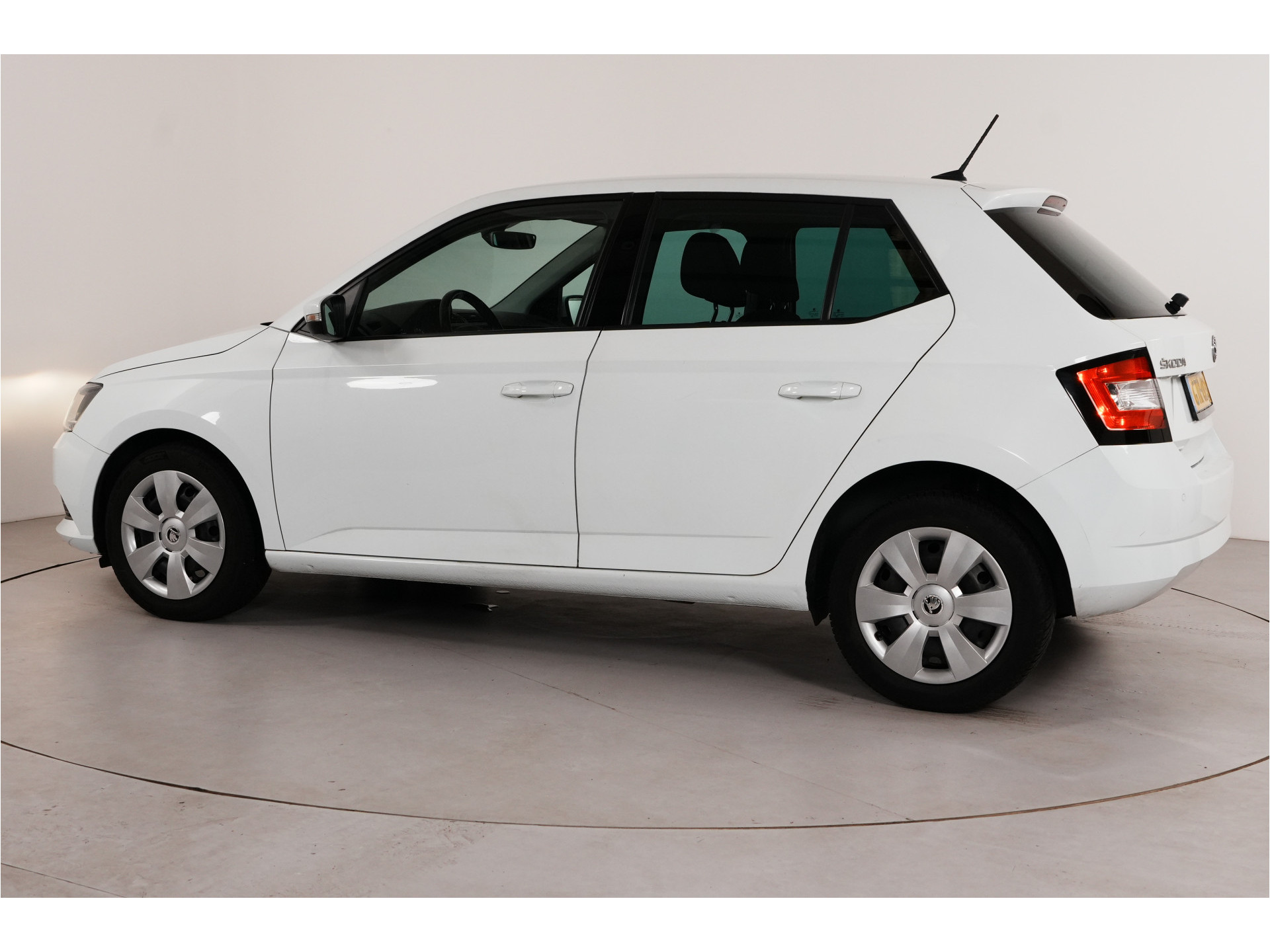 ŠKODA Fabia 1.0 TSI Drive | Navi | Cruise | PDC |