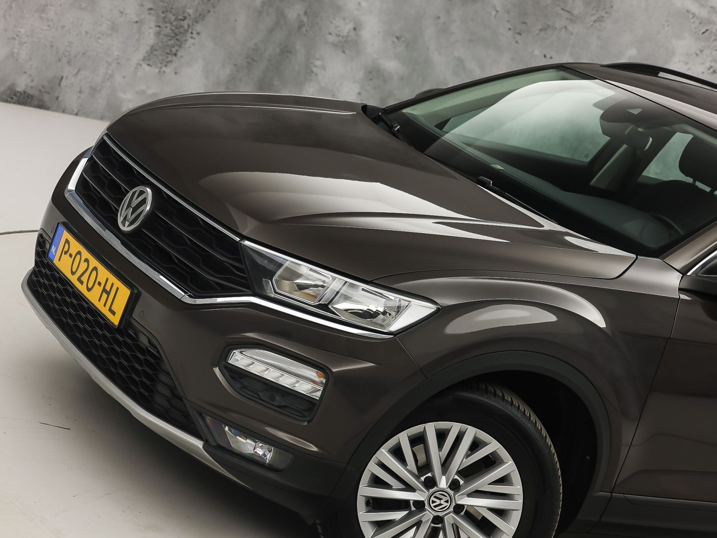 Volkswagen T-Roc 1.5 TSI Sport 150Pk (APPLE CARPLAY, GROOT NAVI, STUUR/STOELVERWARMING, CAMERA, SPORTSTOELEN, ADAPTIVE CRUISE, CLIMATE, NIEUWE APK, NIEUWSTAAT)