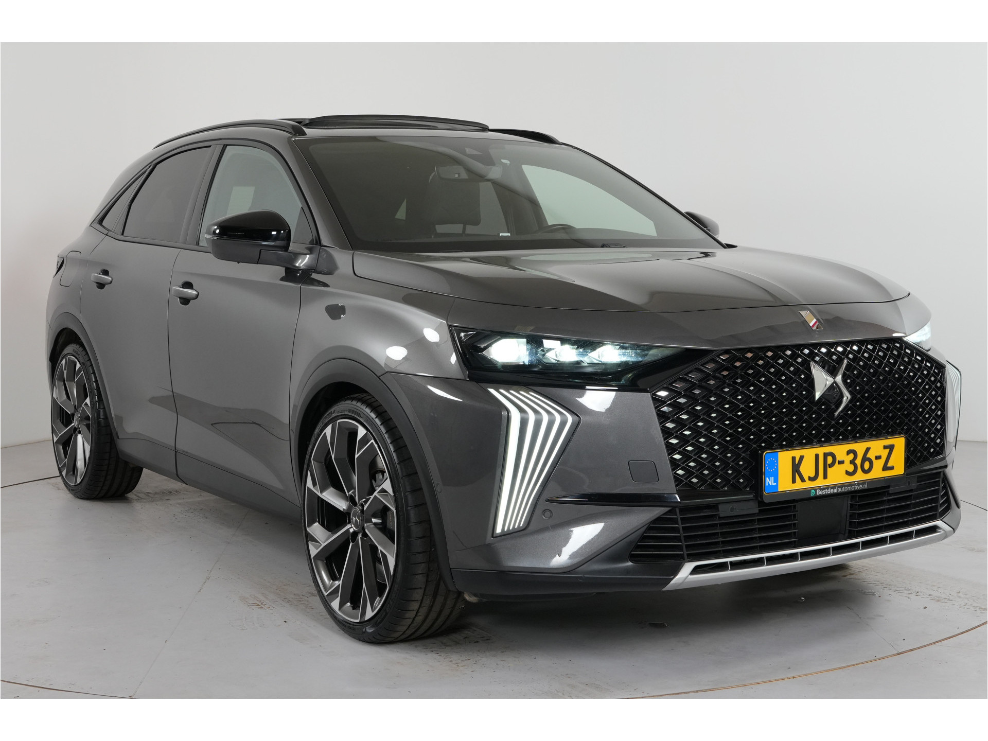 DS 7 E-Tense 4x4 Opéra 360 pk PHEV | SOH 93.5% | Pano | Massage | Nachtzicht | Focal | 360° Cam | Nappa |