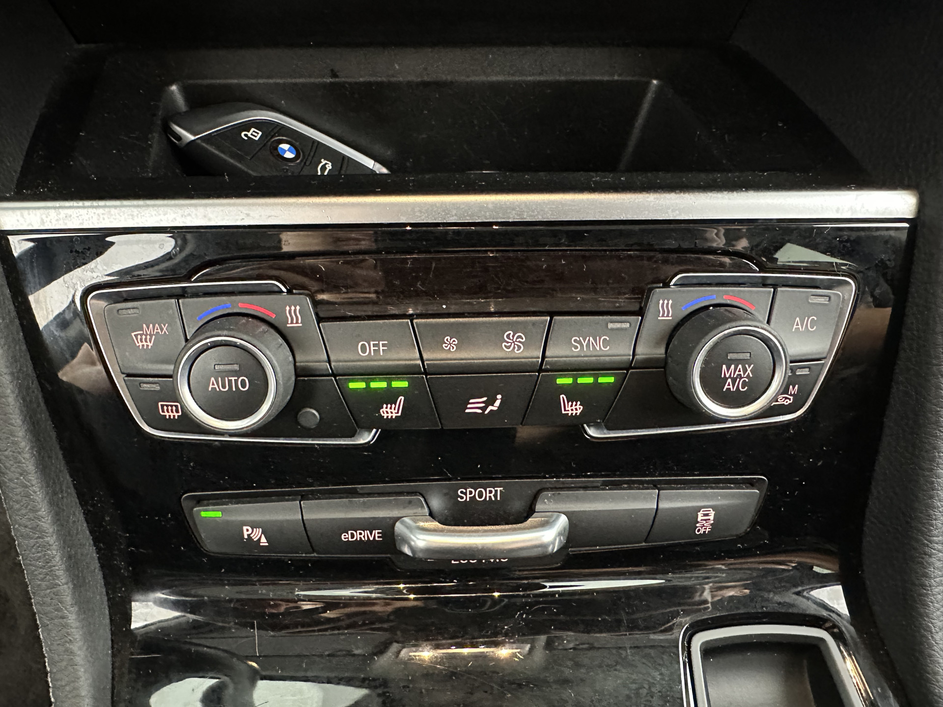 BMW 2-serie Active Tourer 225xe Sport-Line Centennial High Executive Aut. *FULL-LED | NAVI-FULLMAP | HEATED-SPORTSEATS | ECC | PRIVACY-GLASS | PDC | CRUISE | 18''ALU*