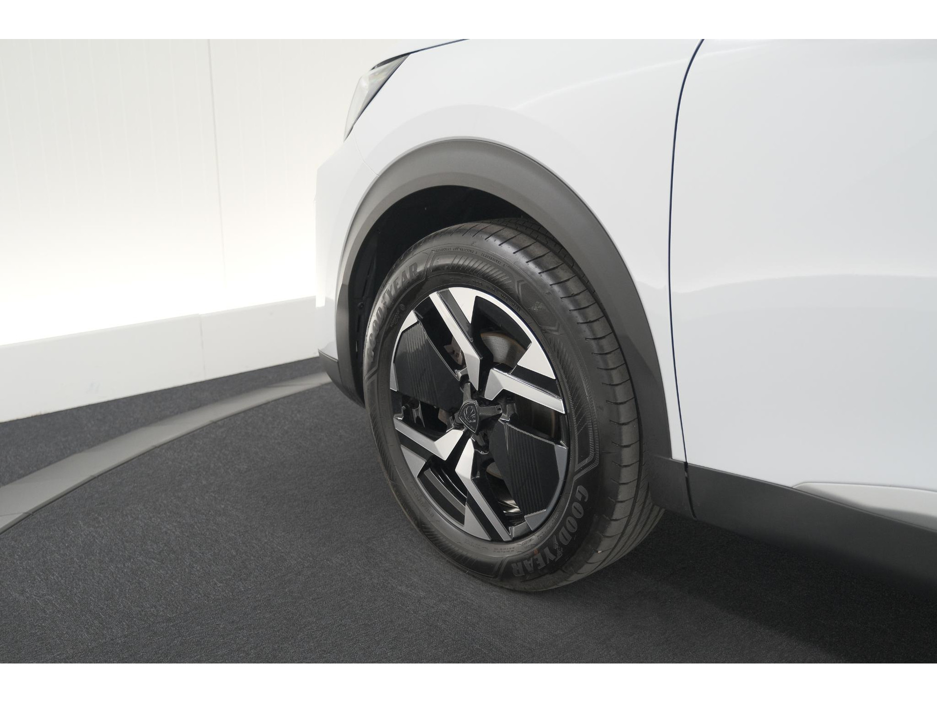 Peugeot 2008 PureTech 100 Allure | Apple Carplay | Parkeersensoren | Climate Control | Cruise Control