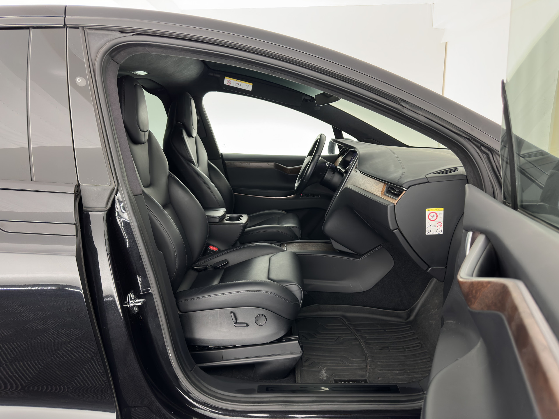 Tesla Model X 100D Black-Line AWD [ 3-Fase ] { SOH-86% } Aut. *PANO-WINDOW | AUTO-PILOT | VEGAN-LEATHER | NAVI-FULLMAP | FULL-LED | AIR-SUSPENSION | DIGI-COCKPIT | KEYLESS | DAB+ | HEATED-SPORTSEATS | PRIVACY-GLASS | TOPVIEW | TOWBAR | 22"ALU*