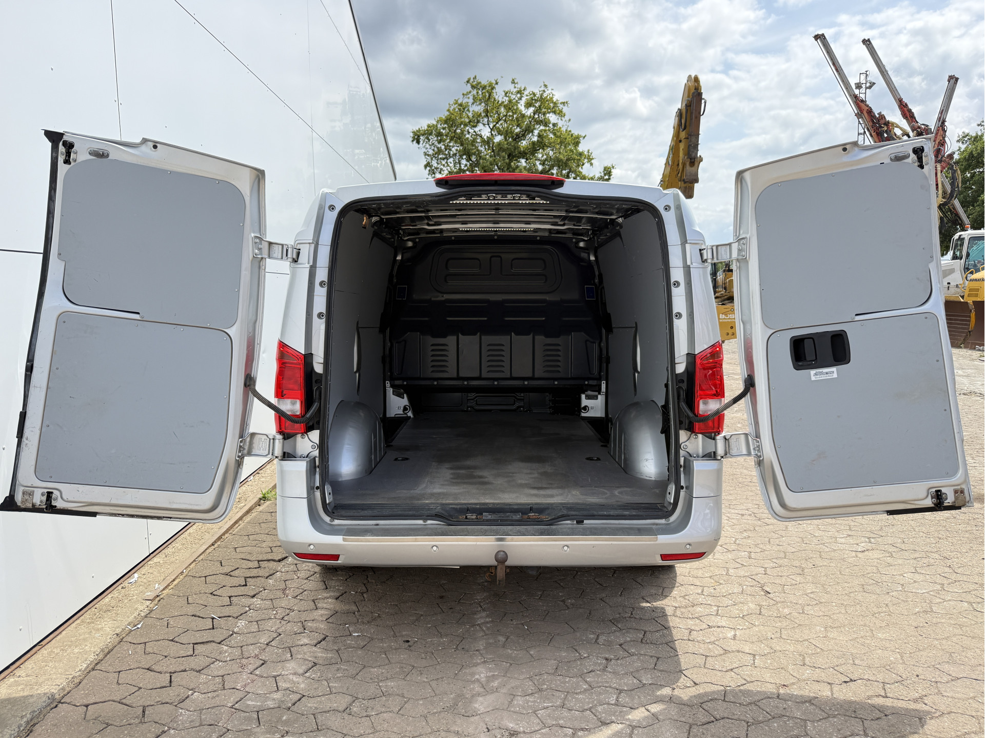 Mercedes-Benz Vito 119 1.9 CDI L2 190pk Automaat LE0 Dubbele Schuif Cruise Control Climate Control Trekhaak Carplay Camera Parkeersensoren v+a