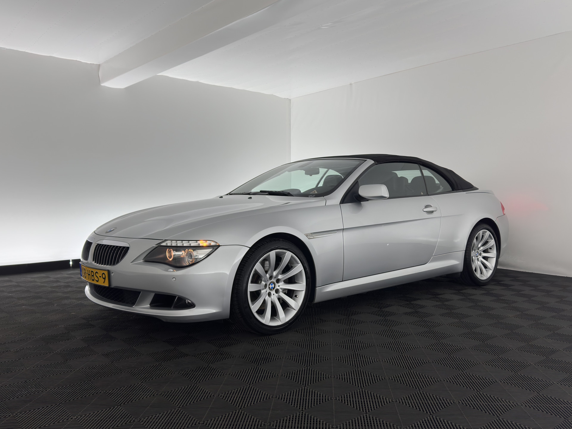 BMW 6-serie Cabrio 650i Aut. *LEATHER | BI-XENON | MEMORY-PACK | SHIFT-PADDLES | HEATED-SPORTSEATS | KEYLESS | NAVI-FULLMAP | ECC | HEAD-UP | PDC | CRUISE | AIRSCARF | 19''ALU*