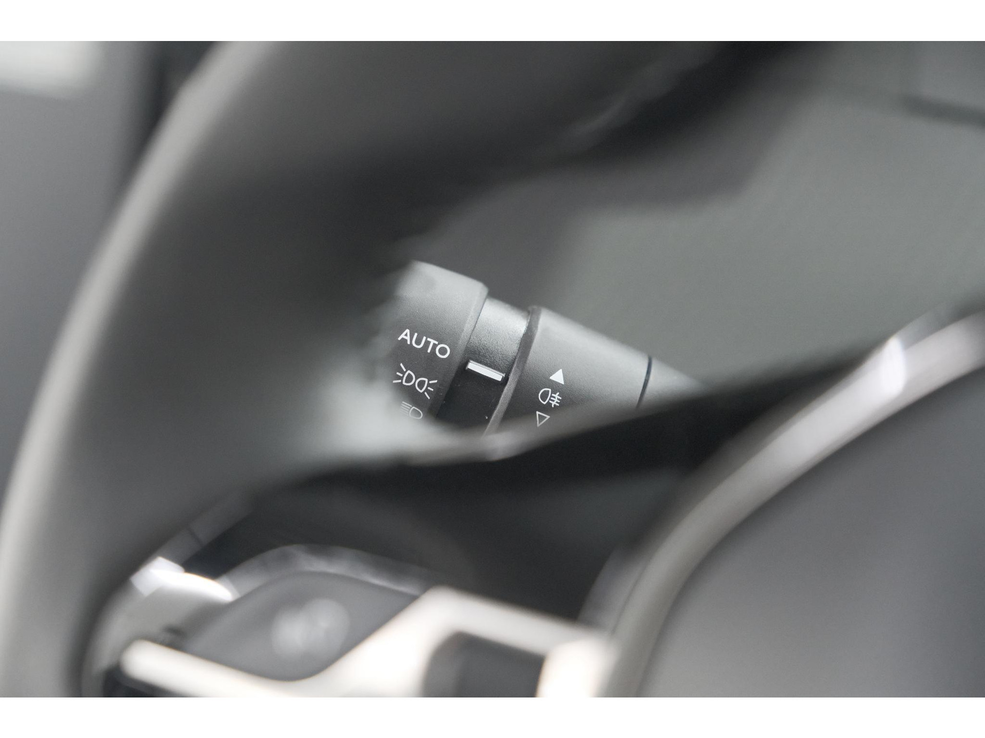 Peugeot 208 PureTech 100 Allure | Apple Carplay | Parkeersensoren | Climate Control