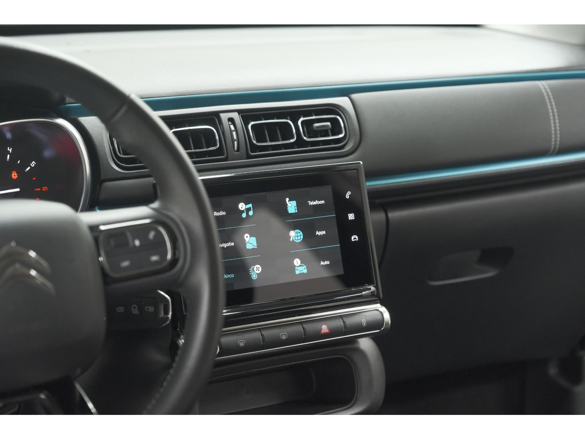 Citroen C3 PureTech 110 EAT6 Shine | Camera | Navigatie | Parkeersensoren | Apple Carplay | 17 Inch Lichtmetalen Velgen