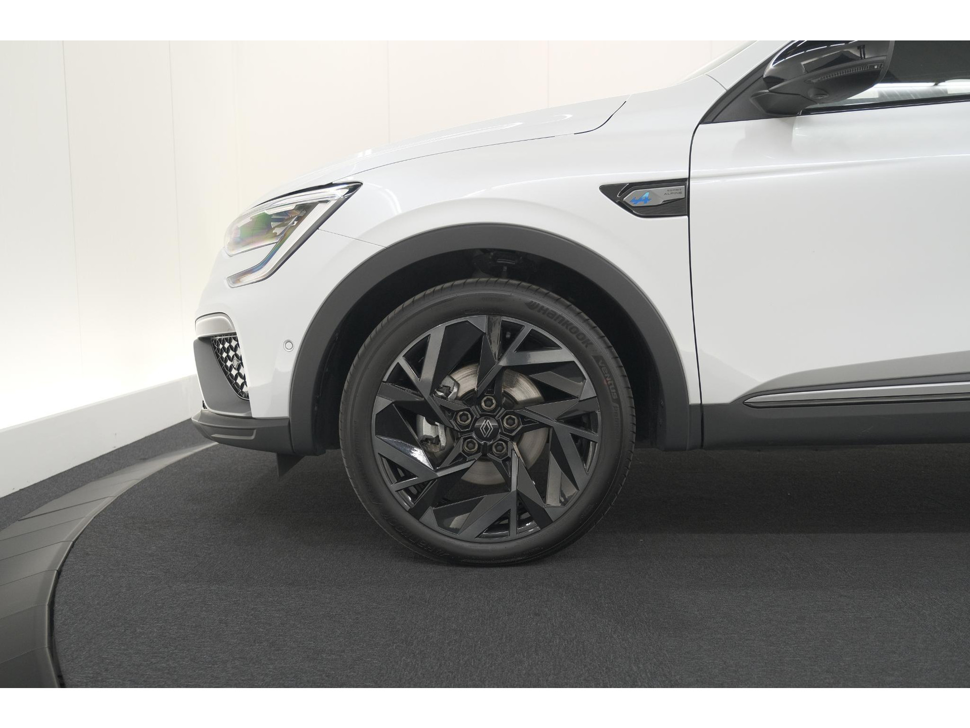 Renault Arkana 1.6 E-Tech hybrid 145 Esprit Alpine | 360 Camera | Adaptieve Cruise Control | Pack Winter | Dodehoekdetectie